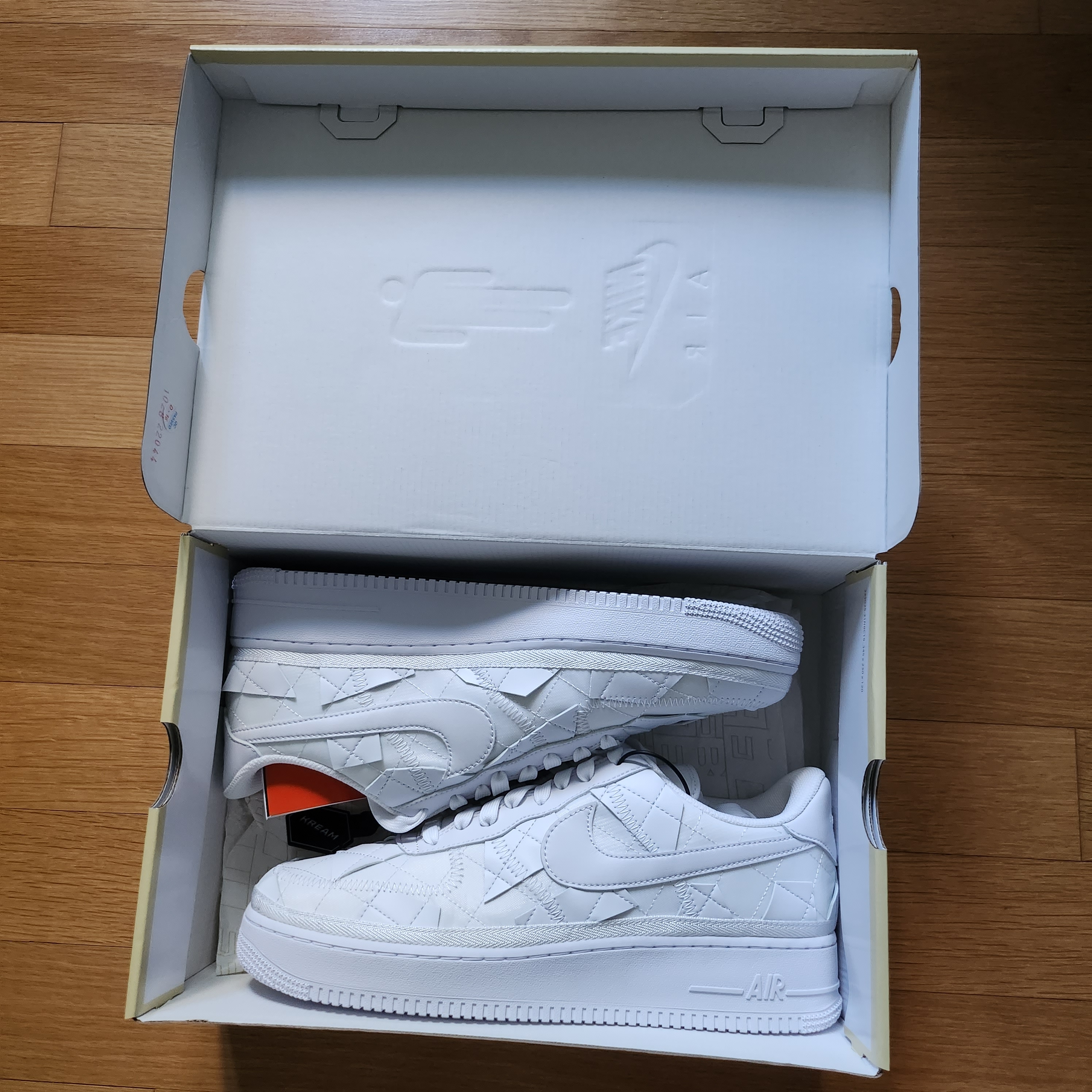 Nike x Billie Eilish Air Force 1 Low SP Triple White 착용 스타일