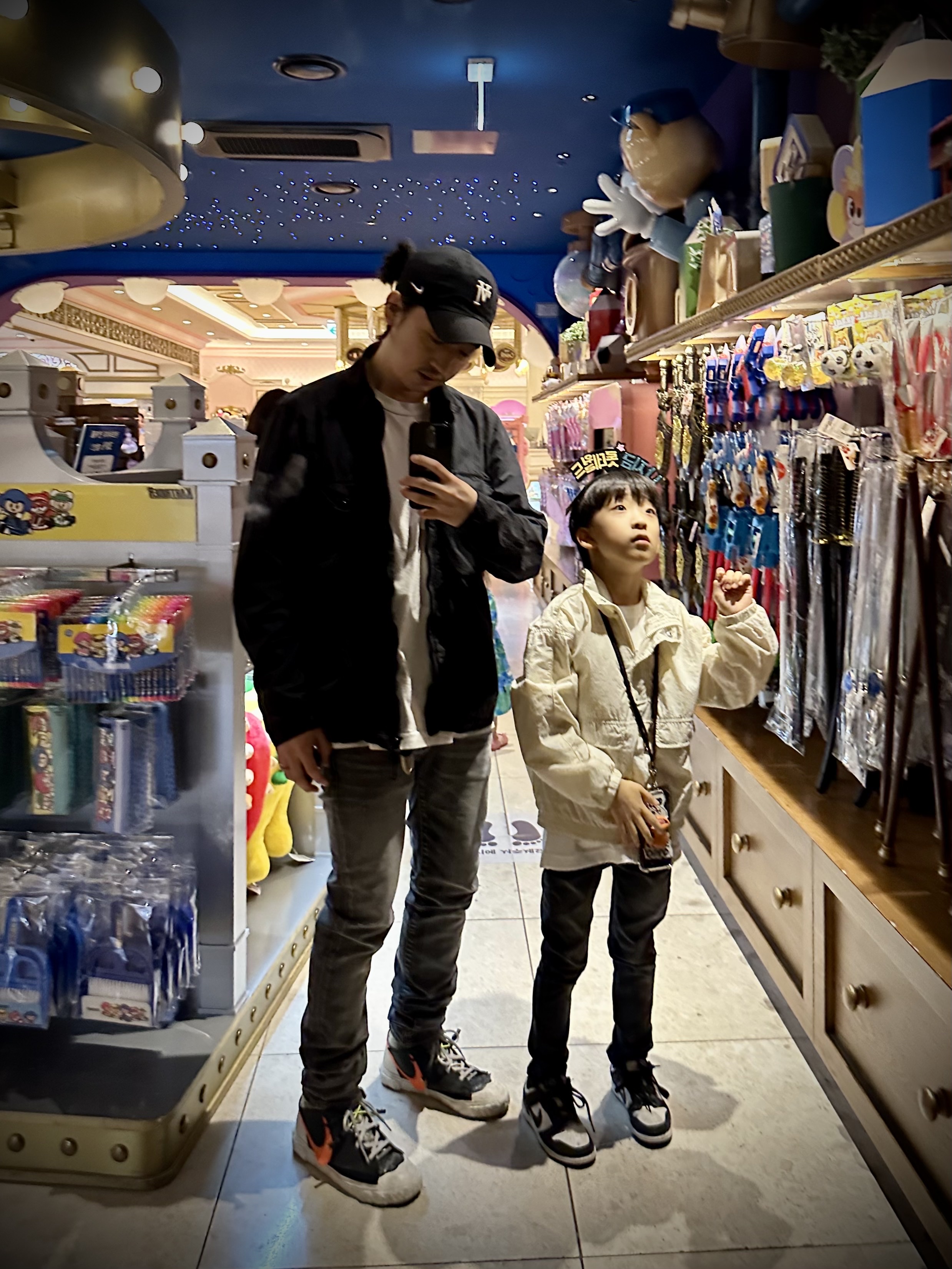 Undermycar Legion.03 Slim Fit Blue Stitch Washed Jeans Washed Gray, Nike x Readymade Blazer Mid Black 착용 스타일 - 1