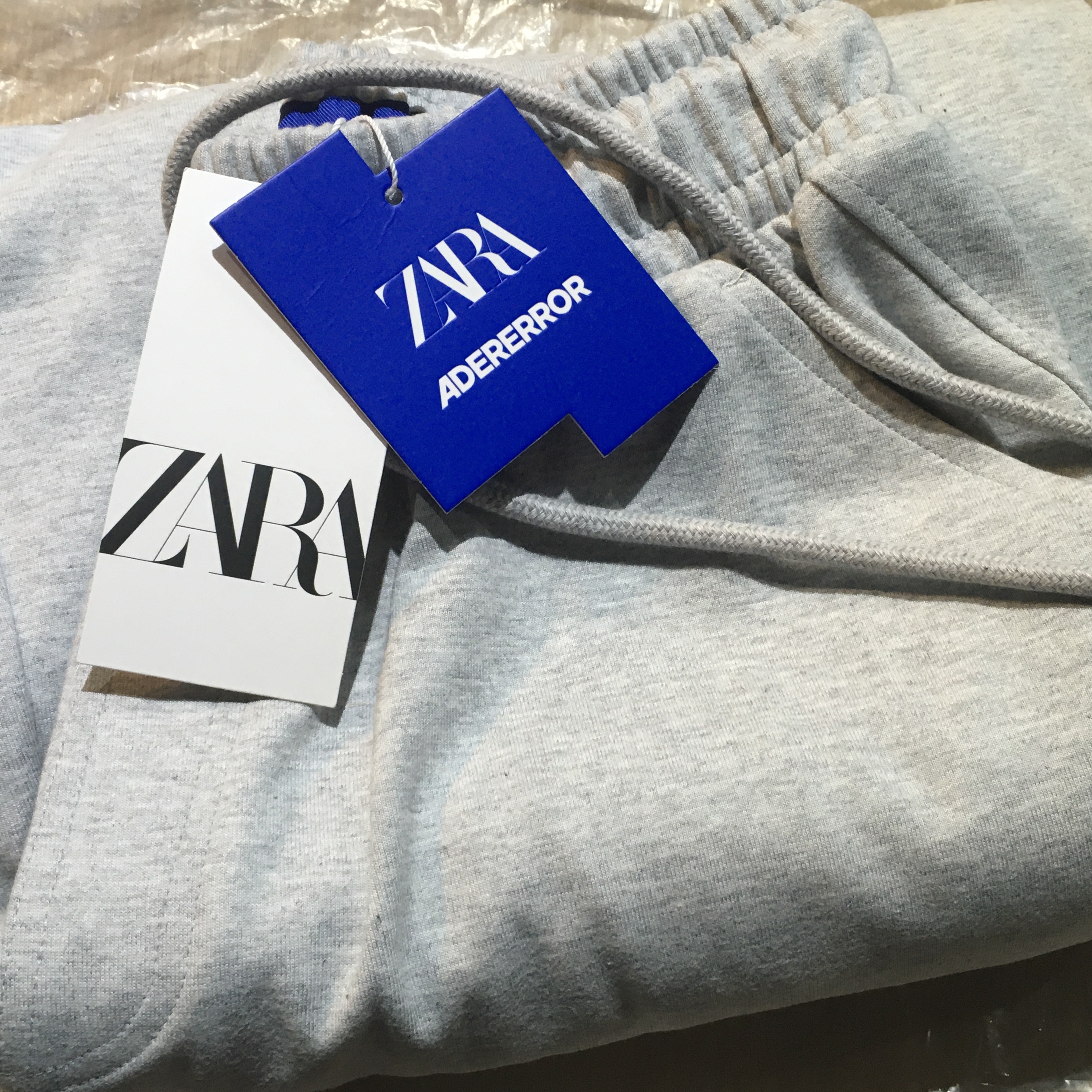 Zara x Ader Error Jogger Pants Grey 착용 스타일
