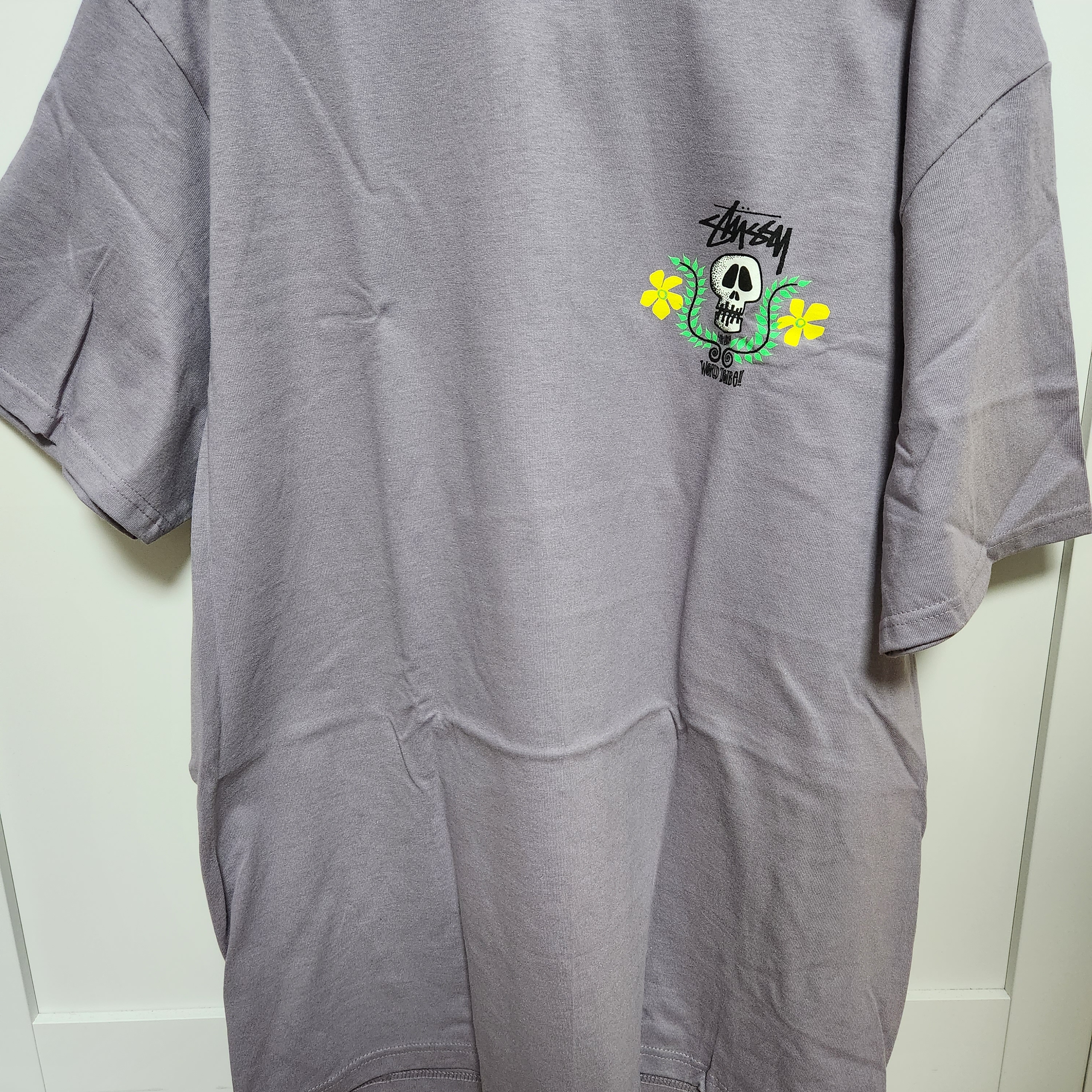 Stussy Skull Crest T-Shirt Mauve 착용 스타일 - 2