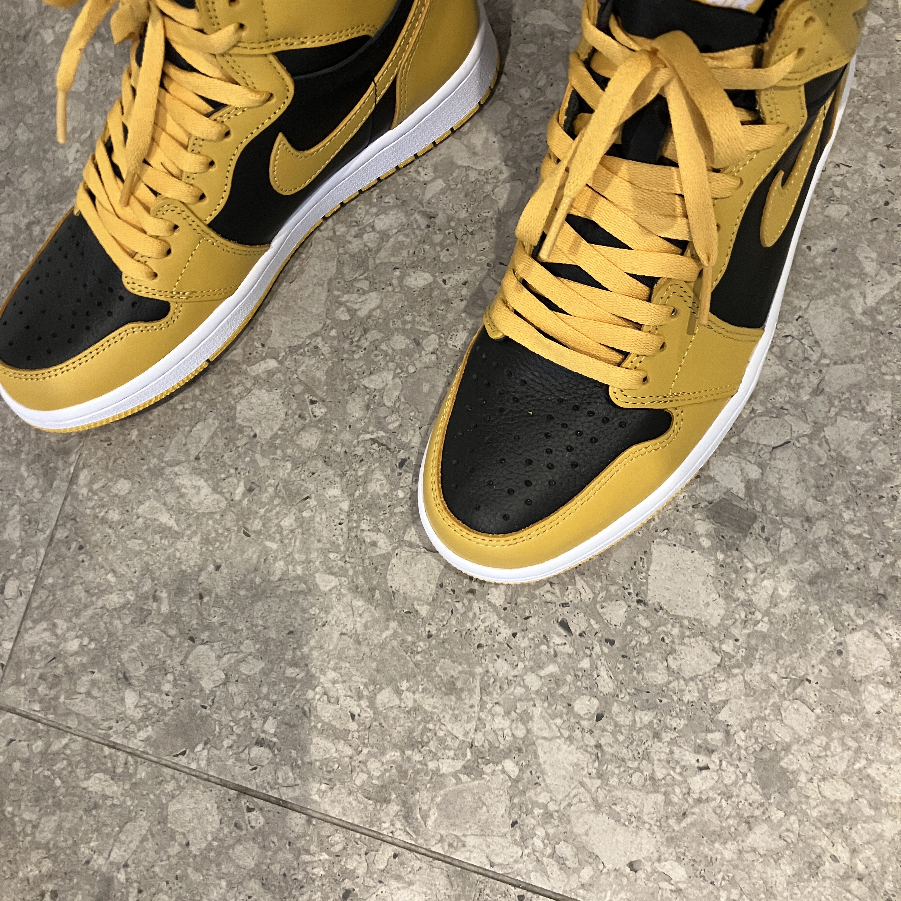 Jordan 1 Retro High OG Pollen 착용 스타일 - 2