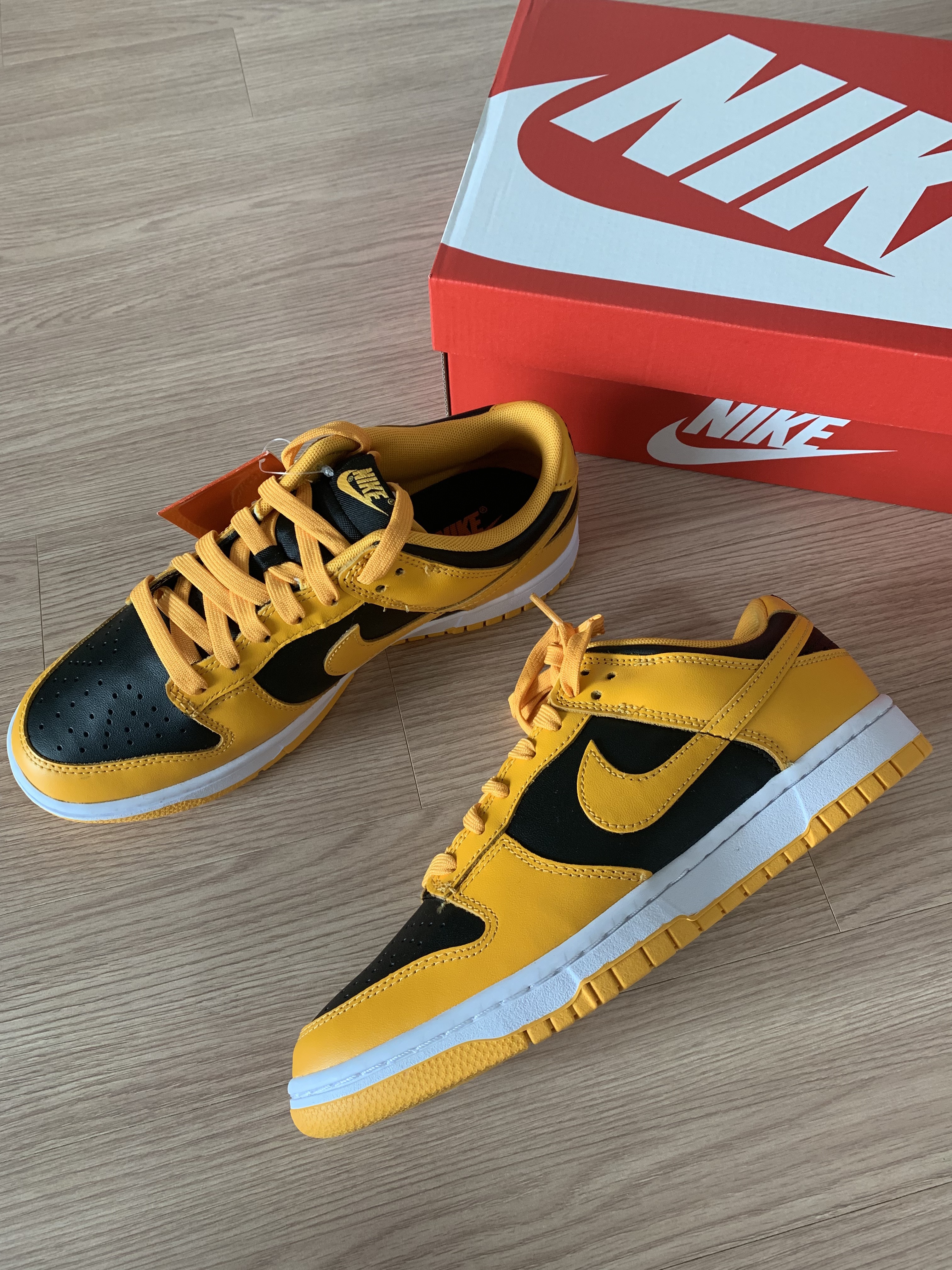 Nike Dunk Low Retro Championship Goldenrod 착용 스타일