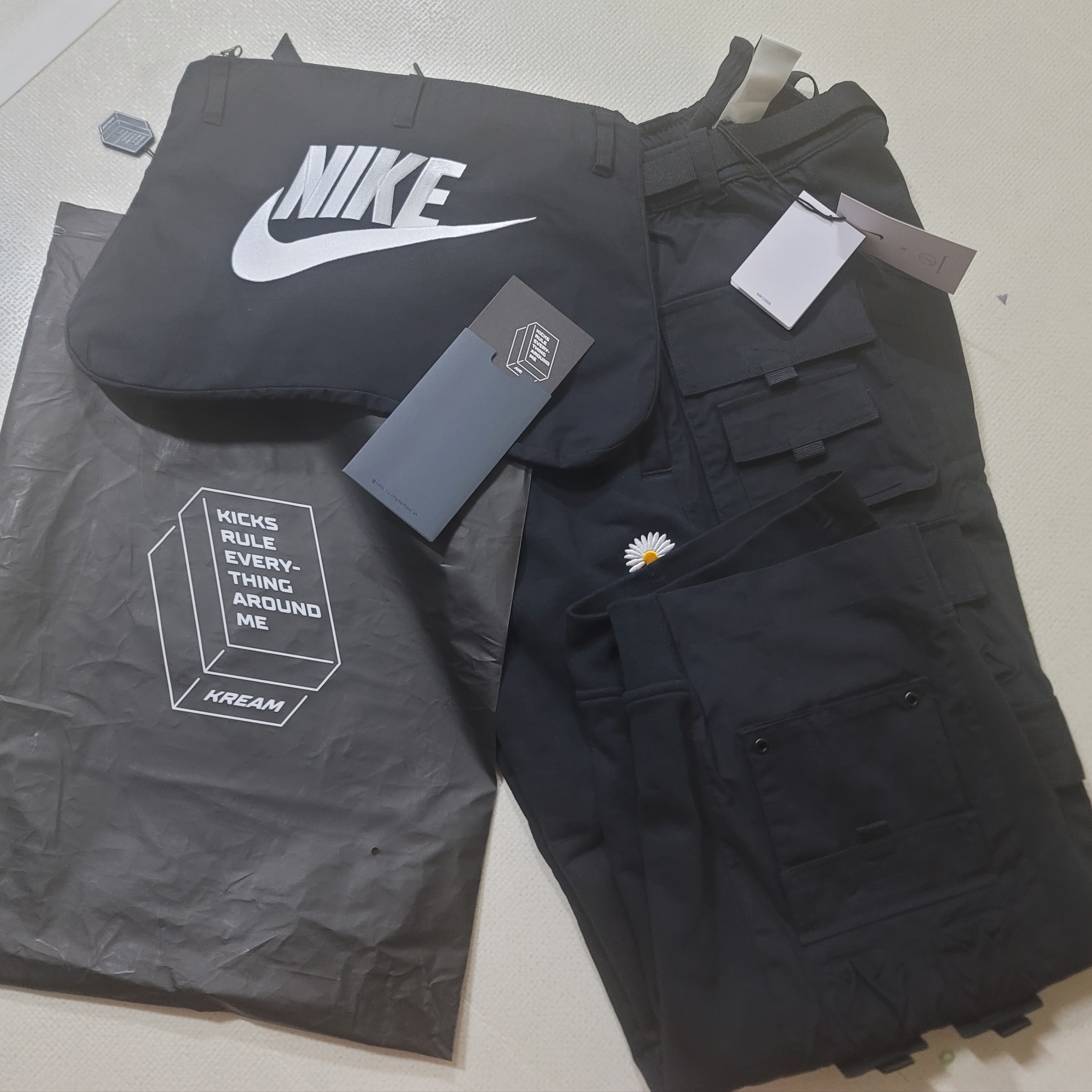 Nike x Peaceminusone Wide Pants Black (DR0096-010) 착용 스타일