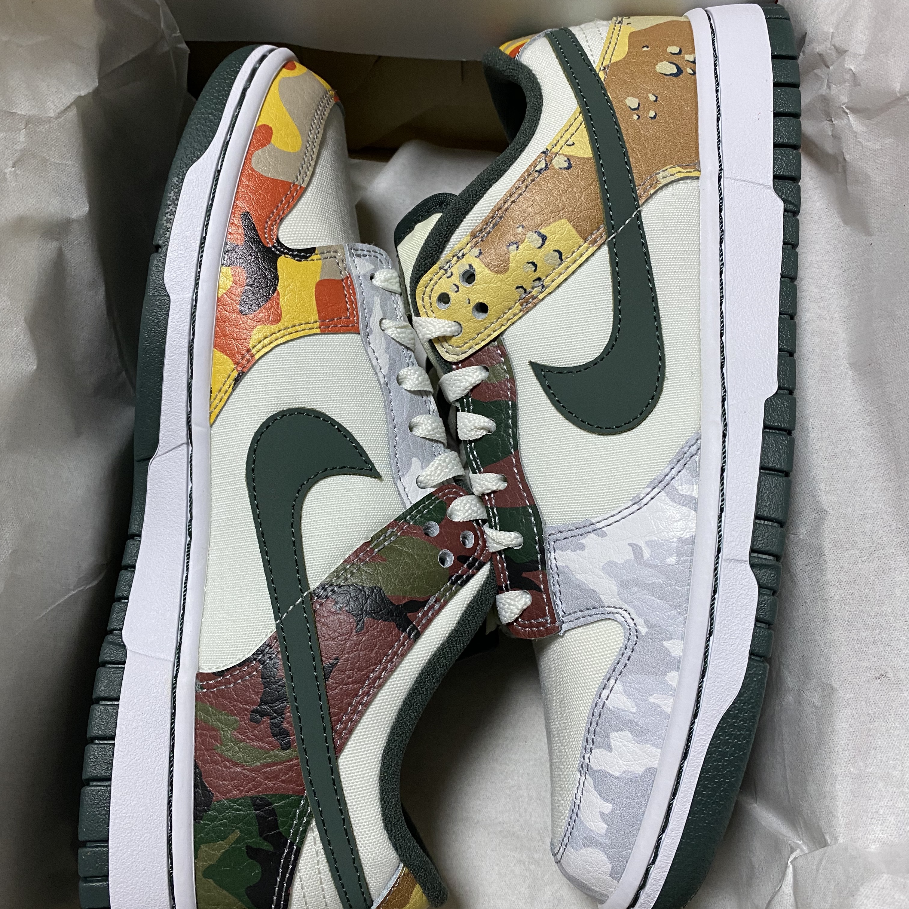 Nike Dunk Low SE Sail Multi Camo 착용 스타일