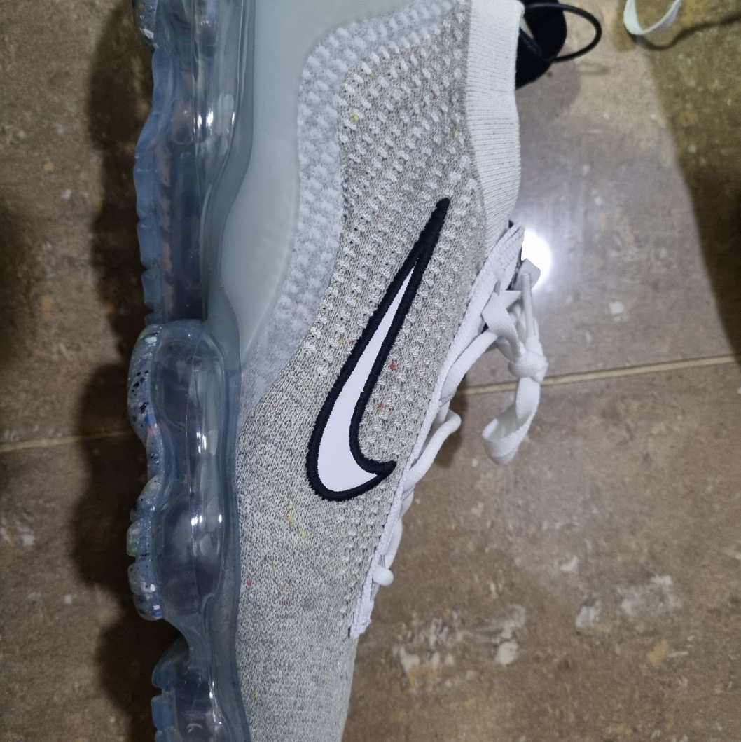 Nike Air VaporMax 2021 Flyknit White 착용 스타일 - 3