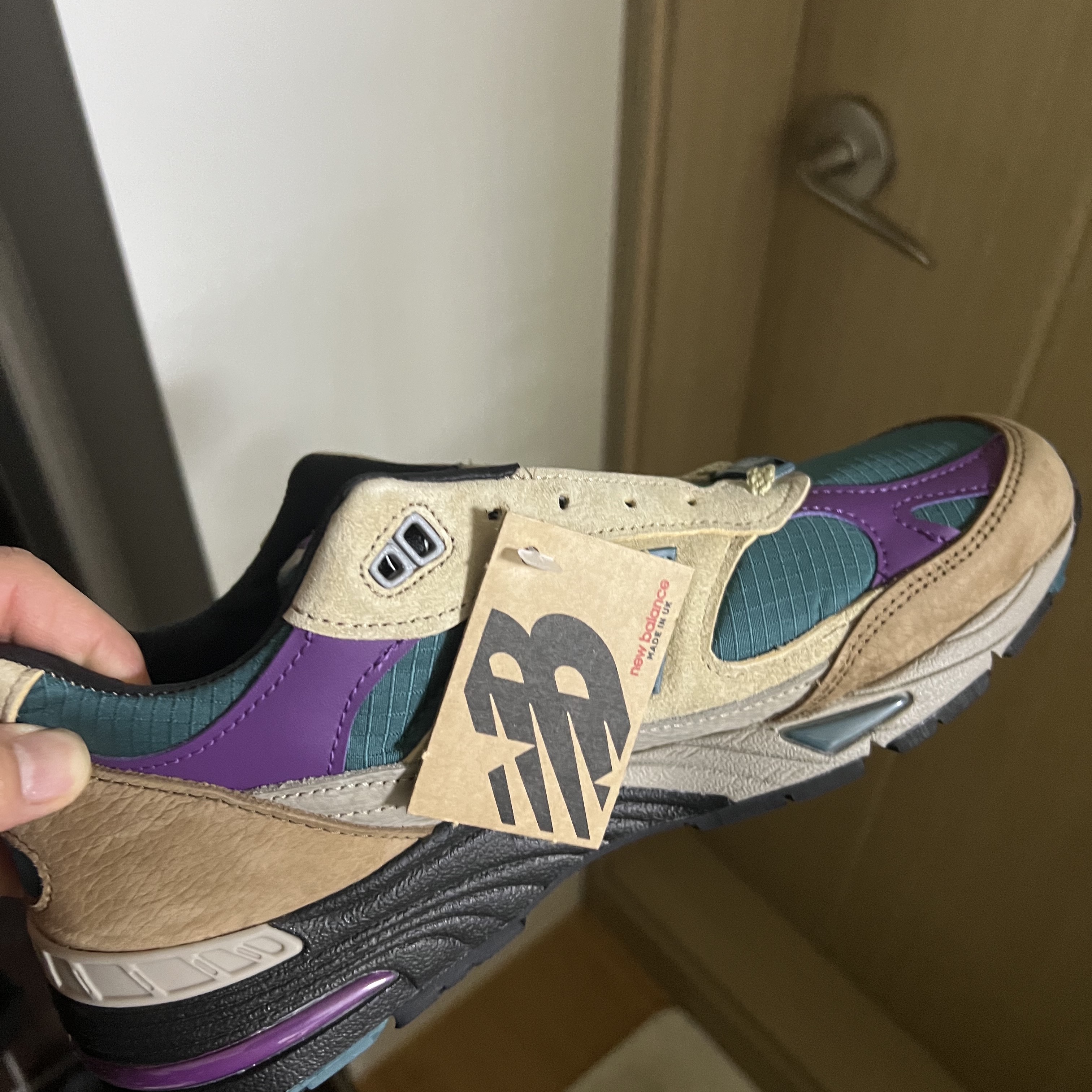 New Balance x Palace 991 Made in UK Teal Brown 착용 스타일 - 1