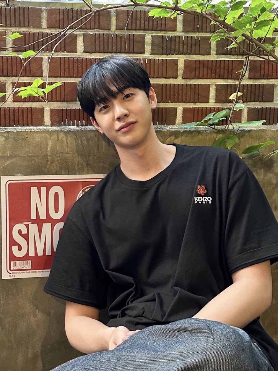 Kenzo Boke Flower Crest T-Shirt Black 착용 스타일 - 1