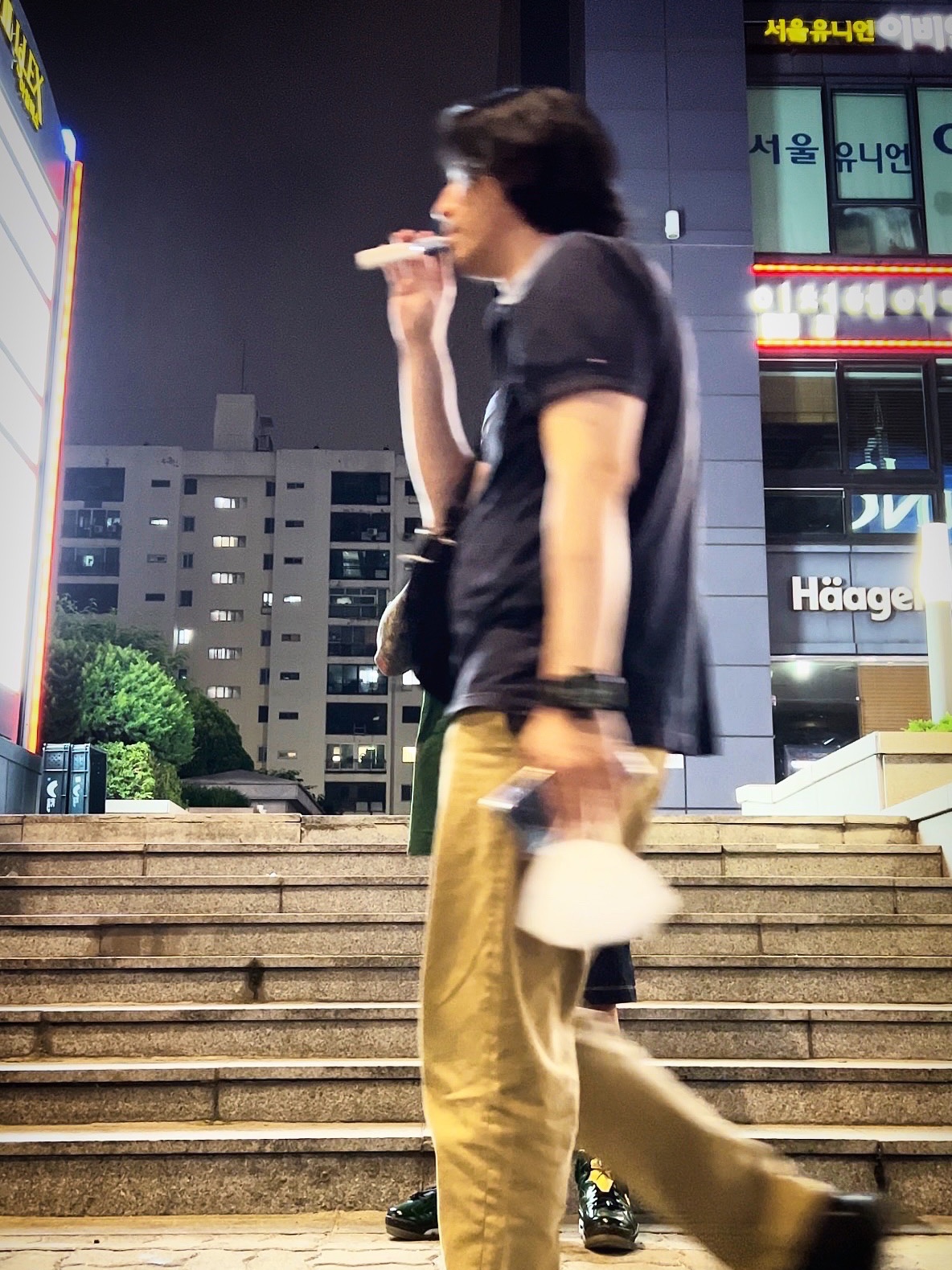 Supreme Coated Cordura Camp Cap Royal - 22SS, Supreme x The North Face Printed Pocket T-Shirt Navy - 23SS 착용 스타일 - 3
