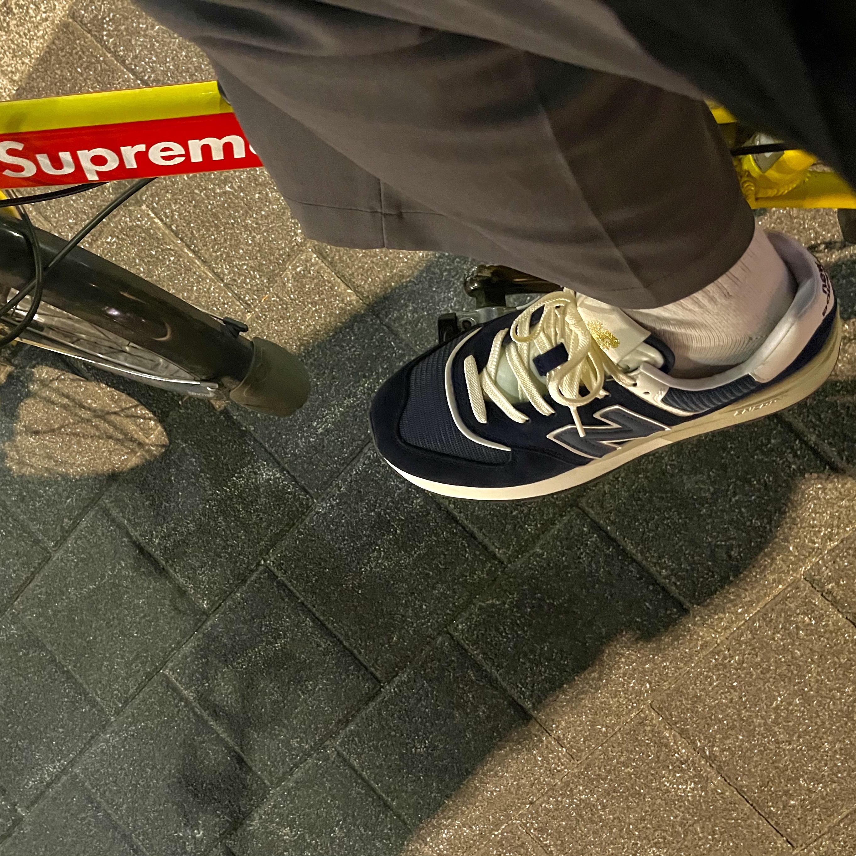 New Balance 574 Legacy Navy 착용 스타일