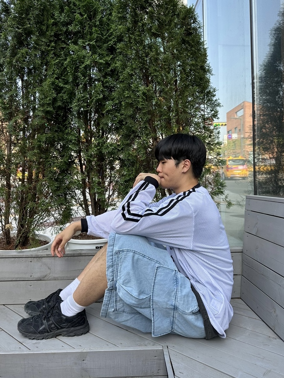 아식스 조그 100 S 블랙 - 2E 와이드 착용 스타일 - 1