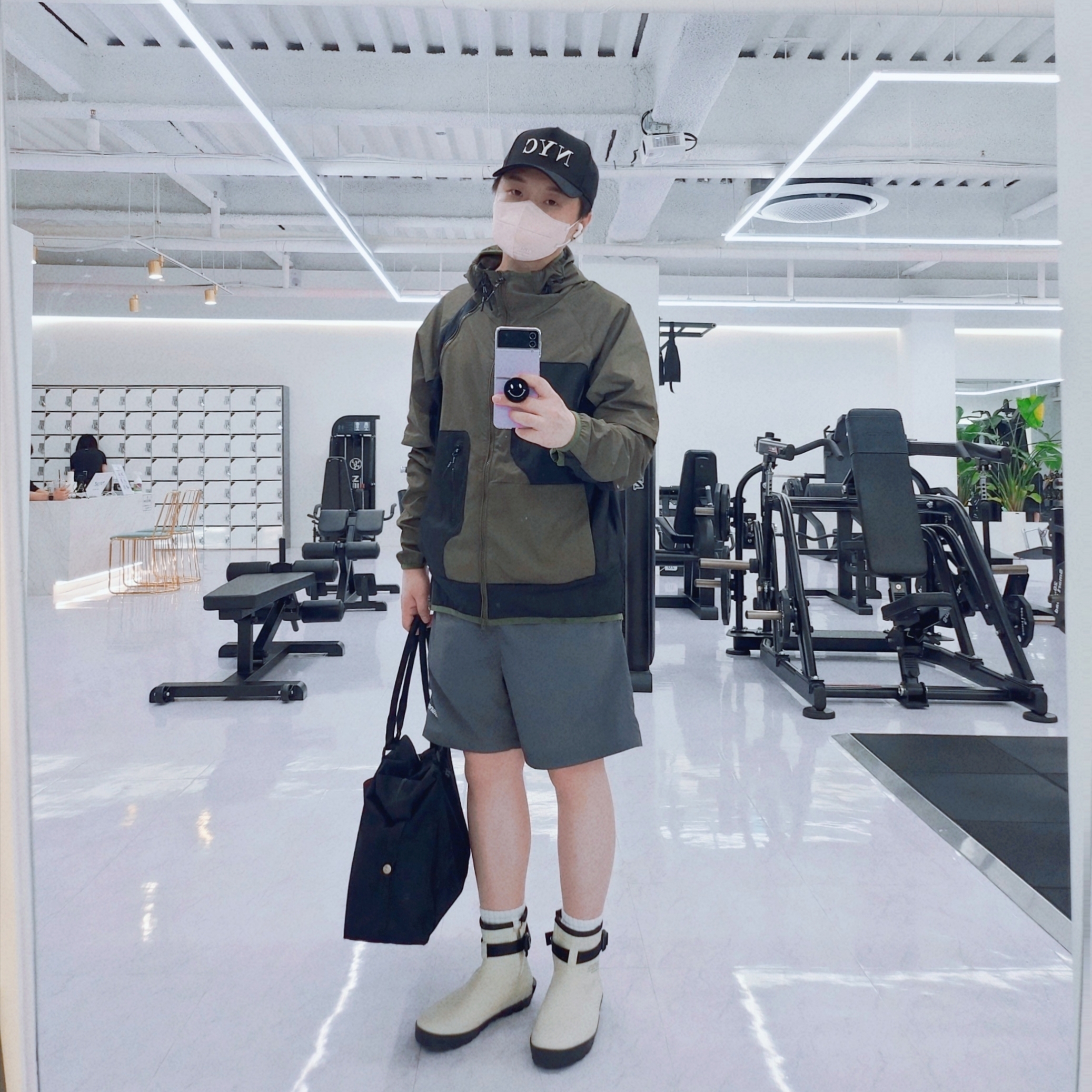 문스타 810s ET027 마르크 모디 화이트 착용 스타일 - 1