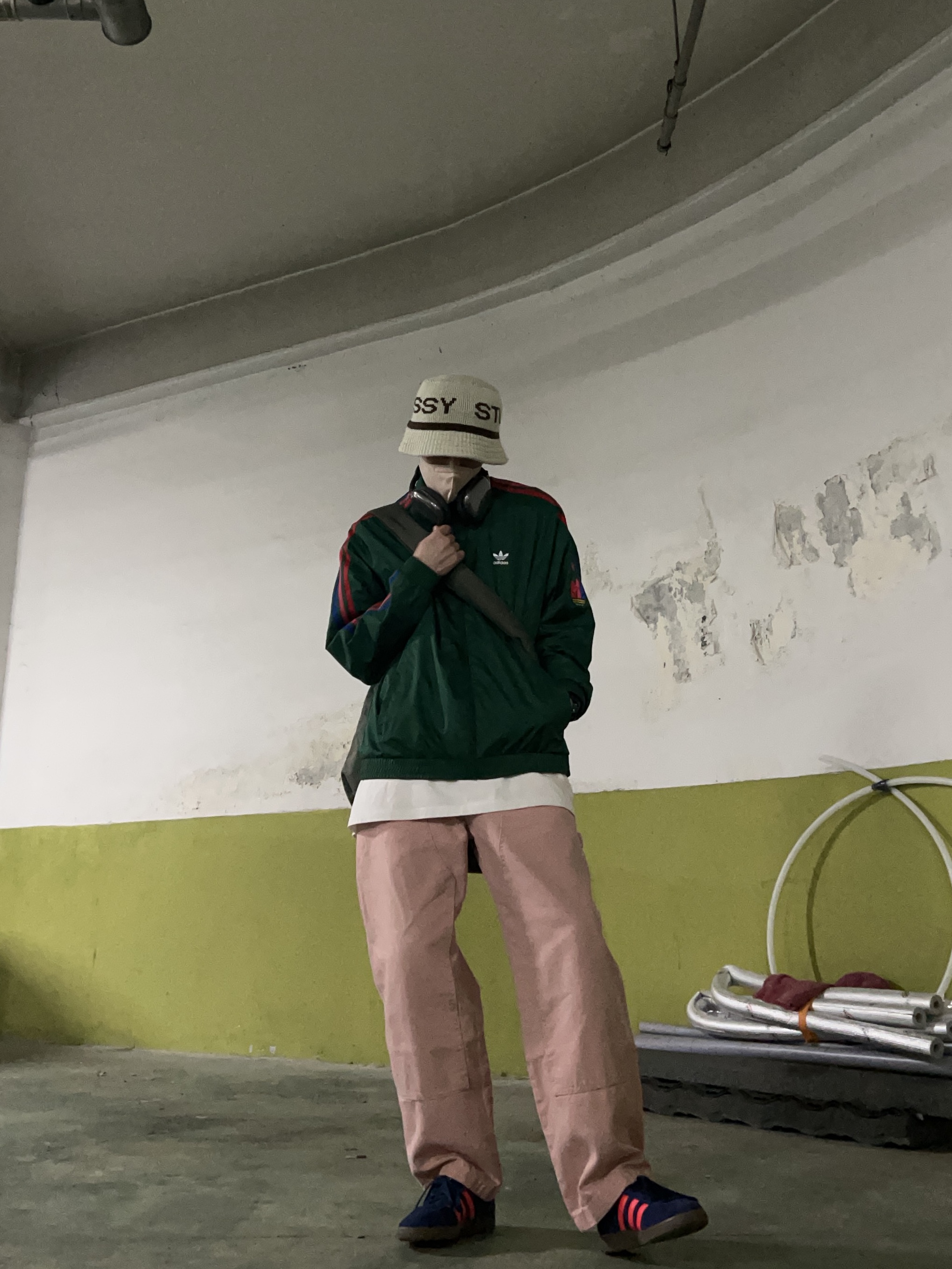 Stussy Jacquard Knit Bucket Hat Natural, Adidas City Series Munchen Dark Blue Solar Red 착용 스타일