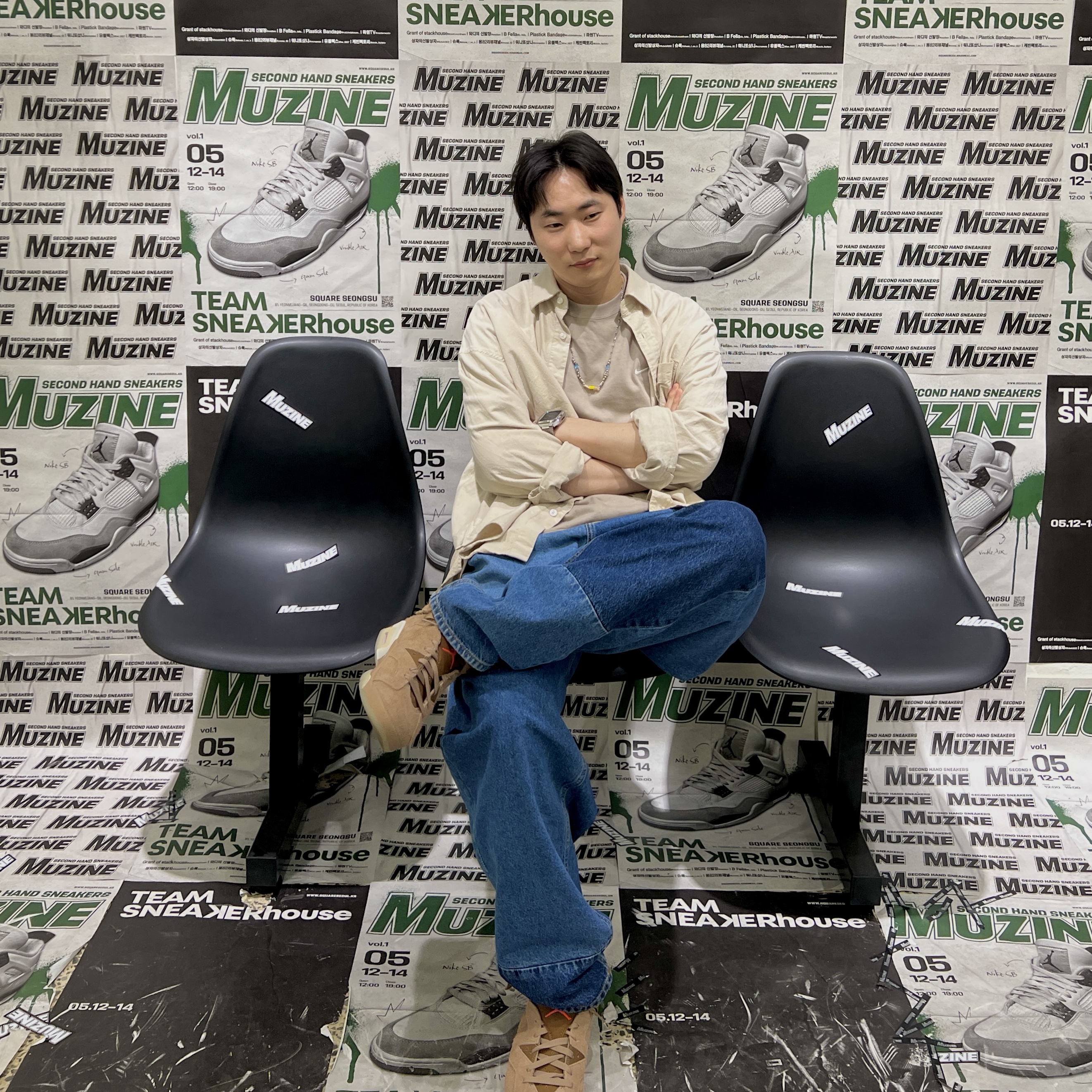 Jordan 6 x Travis Scott Retro SP British Khaki, Zara x Ader Error Barrel Leg Jeans Blue 착용 스타일