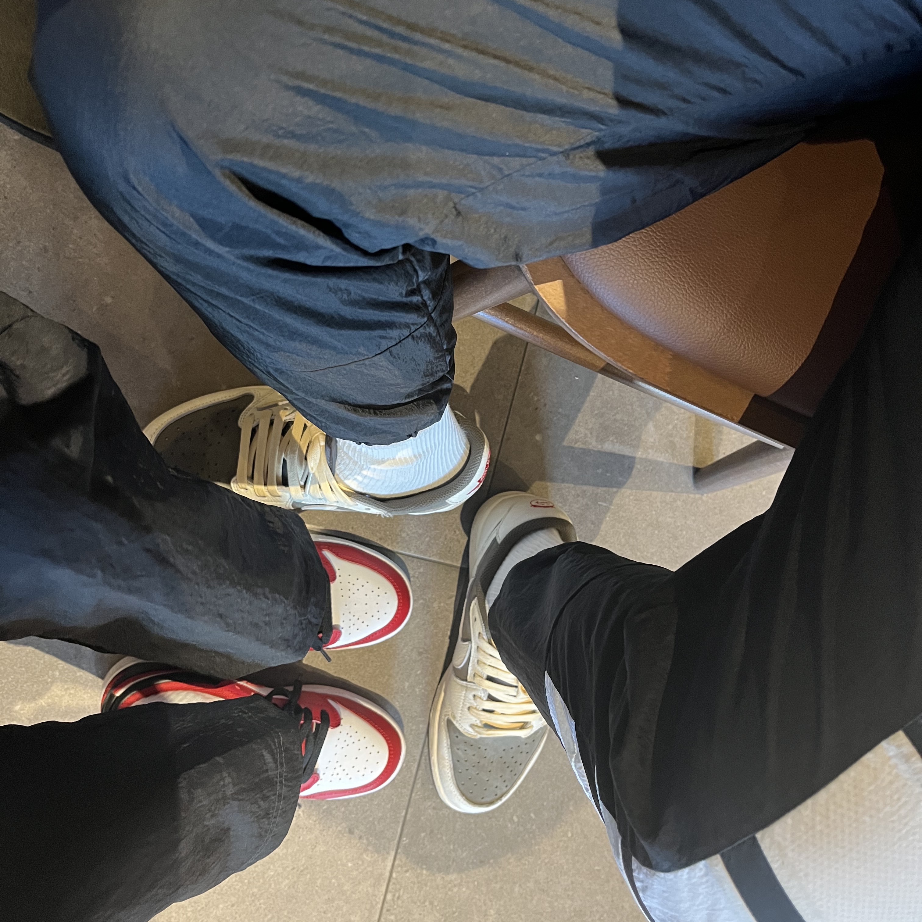 (GS) Jordan 1 Low White Gym Red Black 착용 스타일
