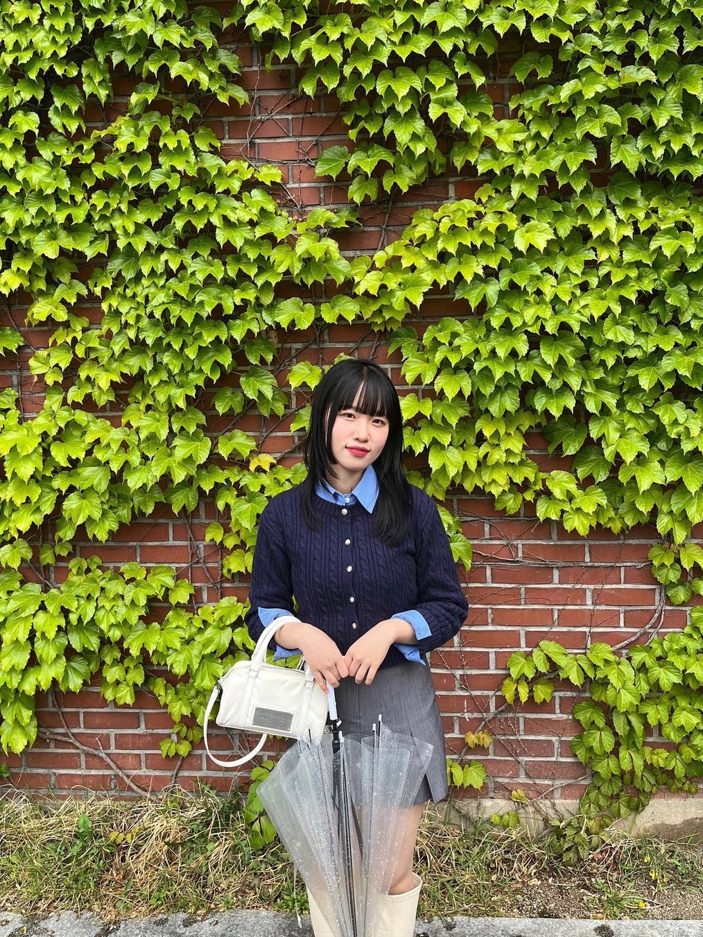 Matin Kim Baby Sporty Tote Bag Ivory, Matin Kim Baby Sporty Tote Bag Black 착용 스타일