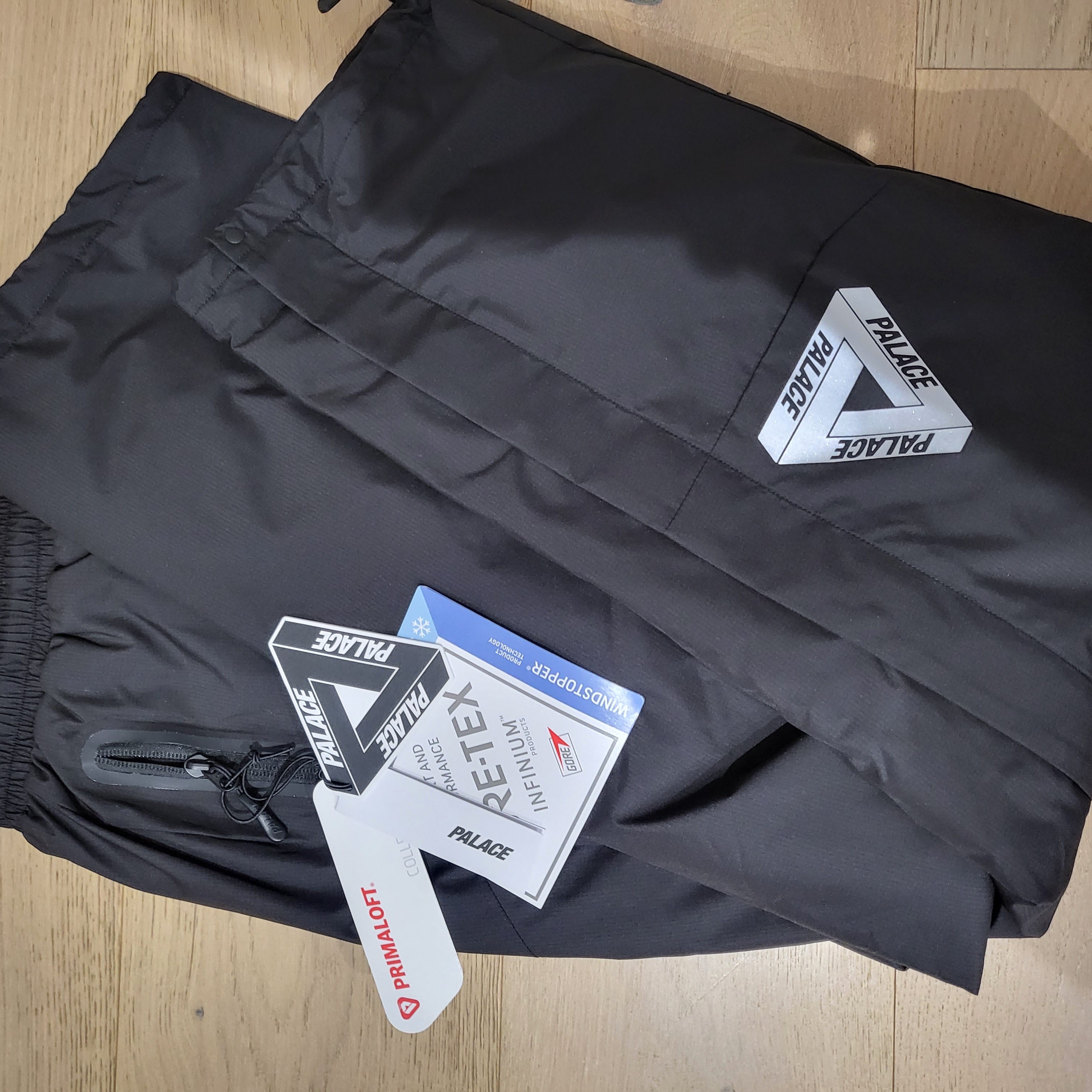 Palace Gore-Tex Infinium Loft Jogger Black - 22FW 착용 스타일