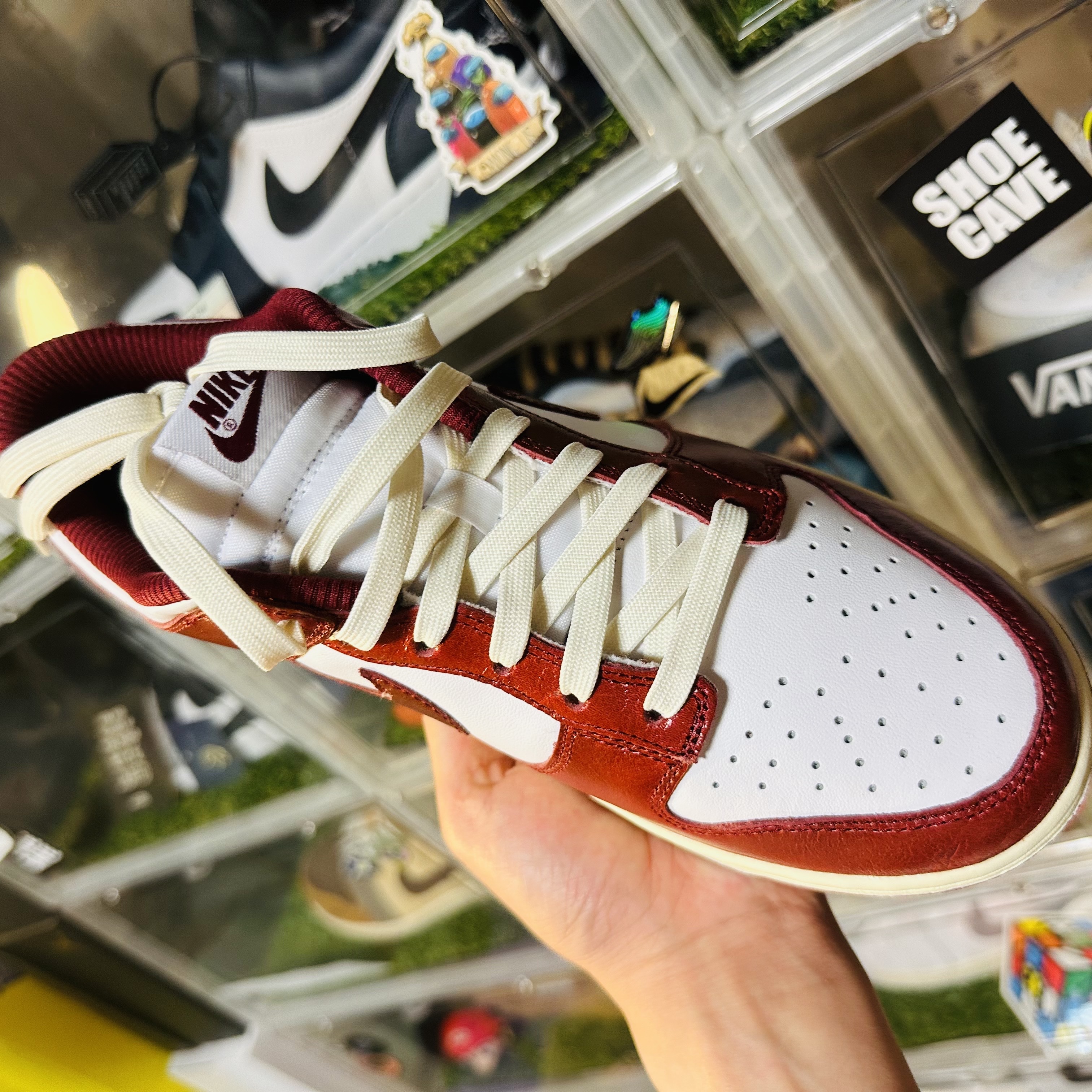 (W) Nike Dunk Low Retro PRM Team Red and White 착용 스타일 - 4