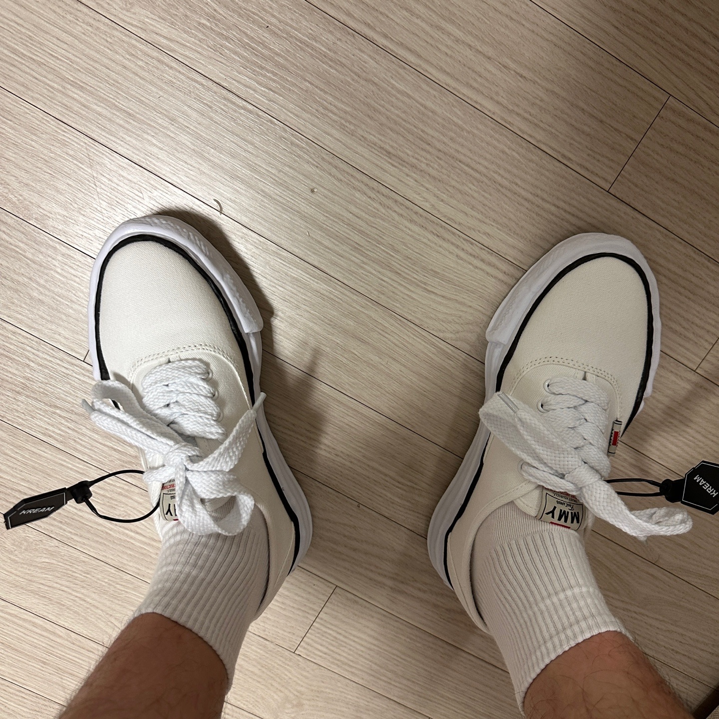Maison Mihara Yasuhiro Baker OG Sole Canvas Low Cut Sneakers White 착용 스타일