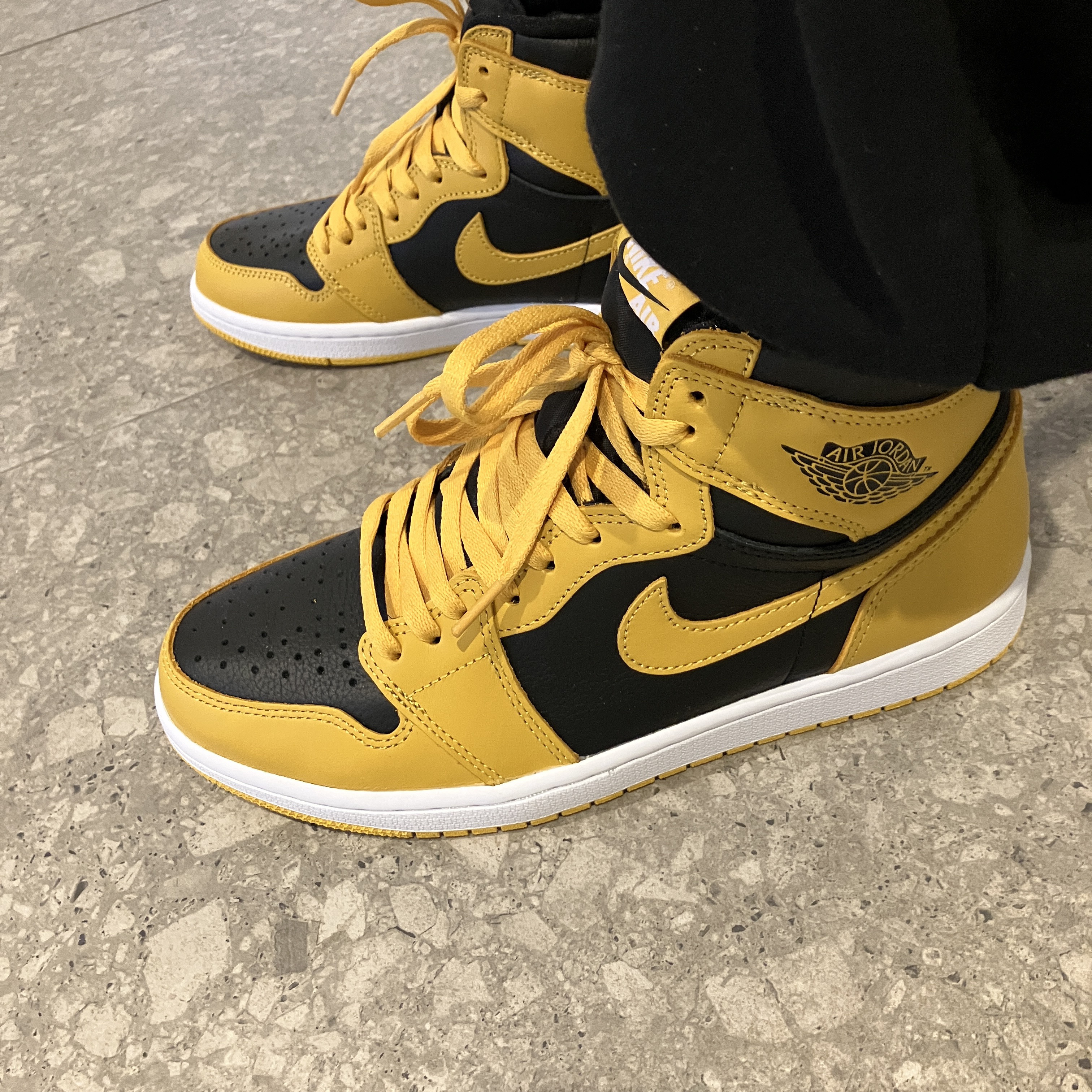 Jordan 1 Retro High OG Pollen 착용 스타일 - 1