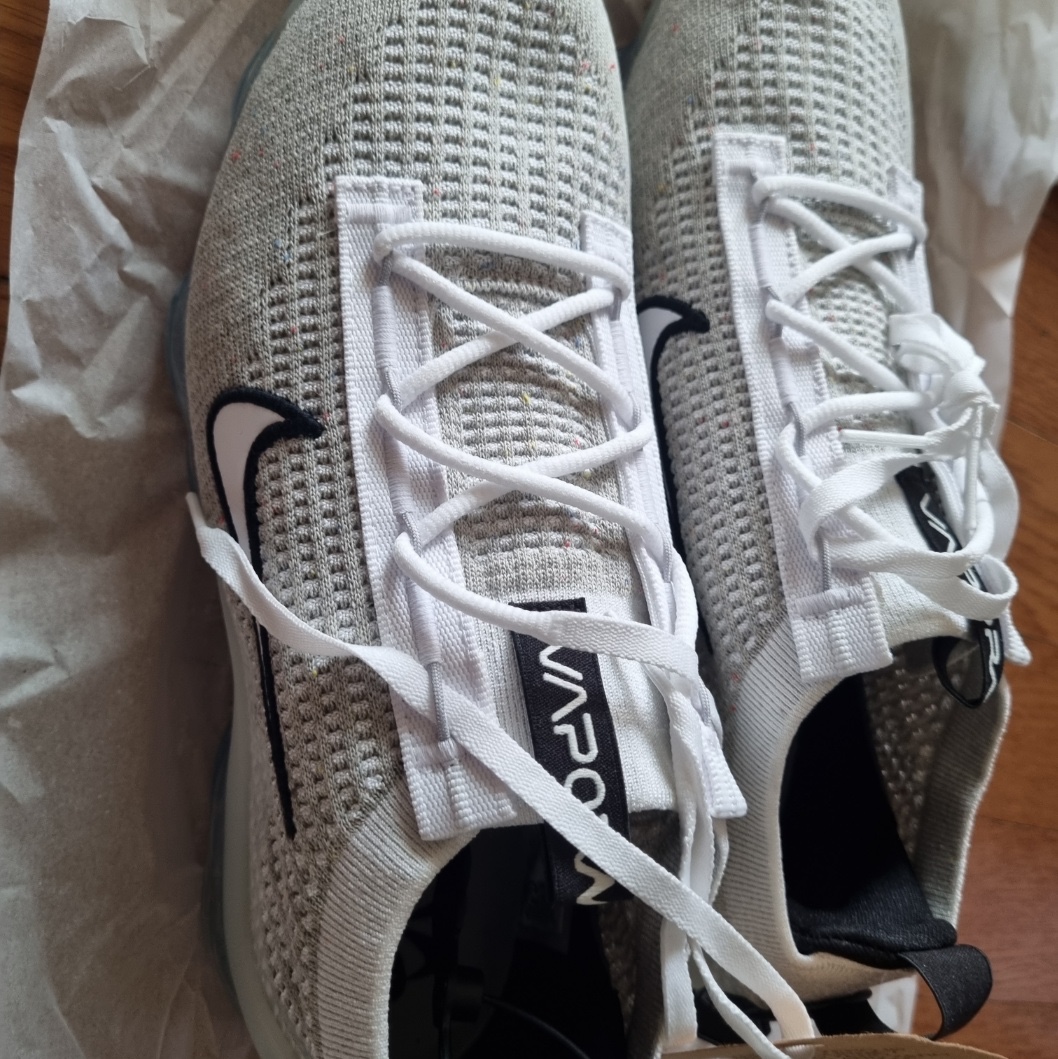 Nike Air VaporMax 2021 Flyknit White 착용 스타일 - 2