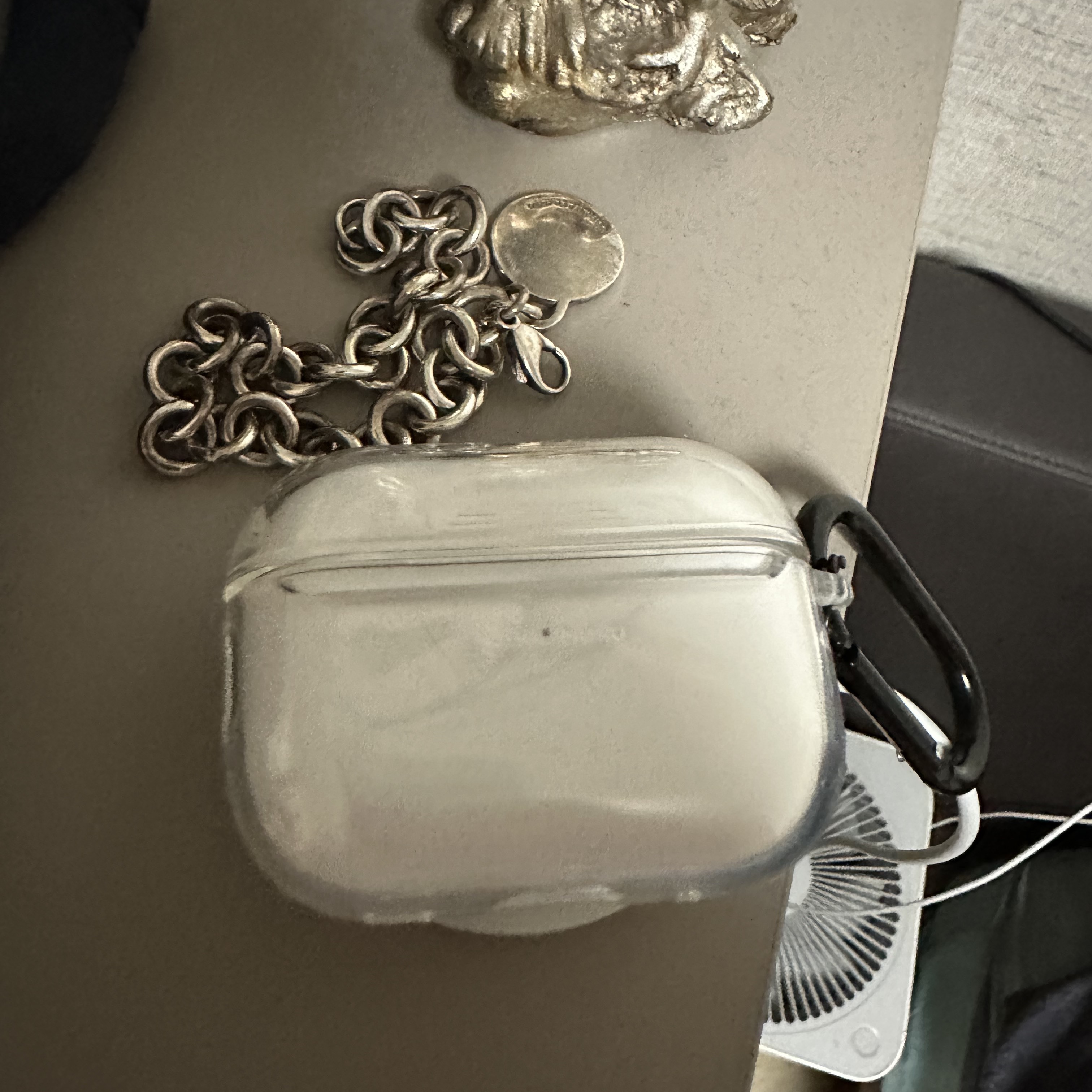 Apple AirPods Pro with MagSafe Charging Case (Korean Ver.) 착용 스타일