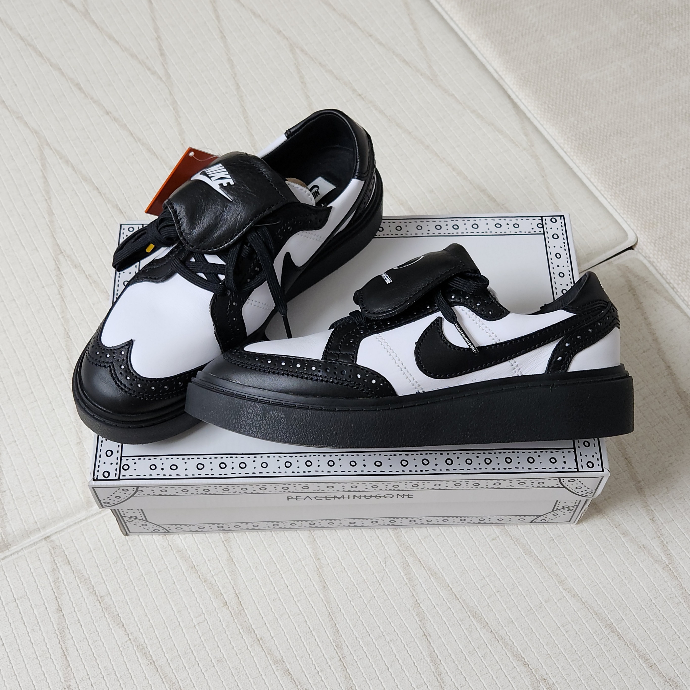 Nike x Peaceminusone Kwondo1 Black and White 착용 스타일 - 3