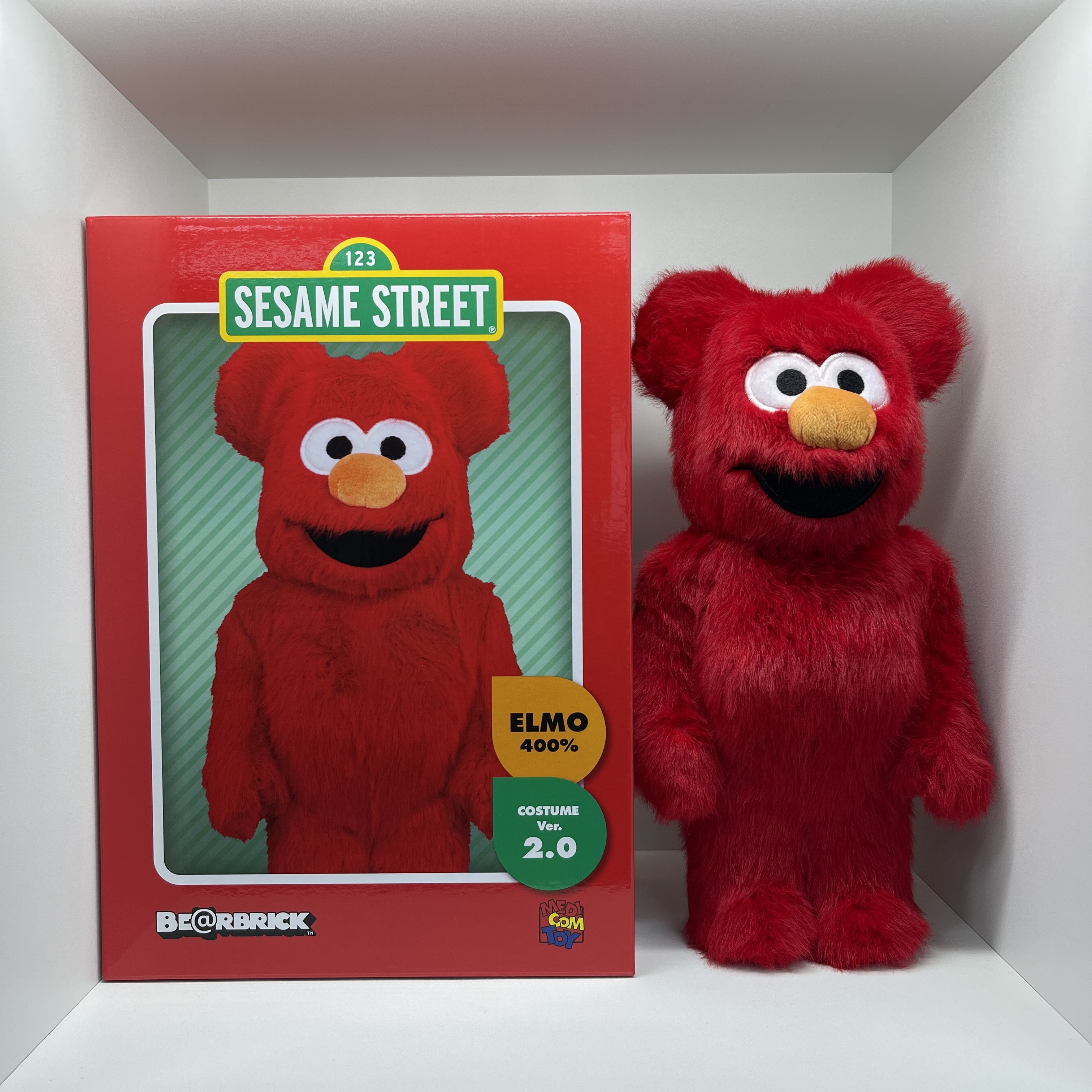 Bearbrick Sesame Street Elmo Costume Ver. 2 400% 착용 스타일