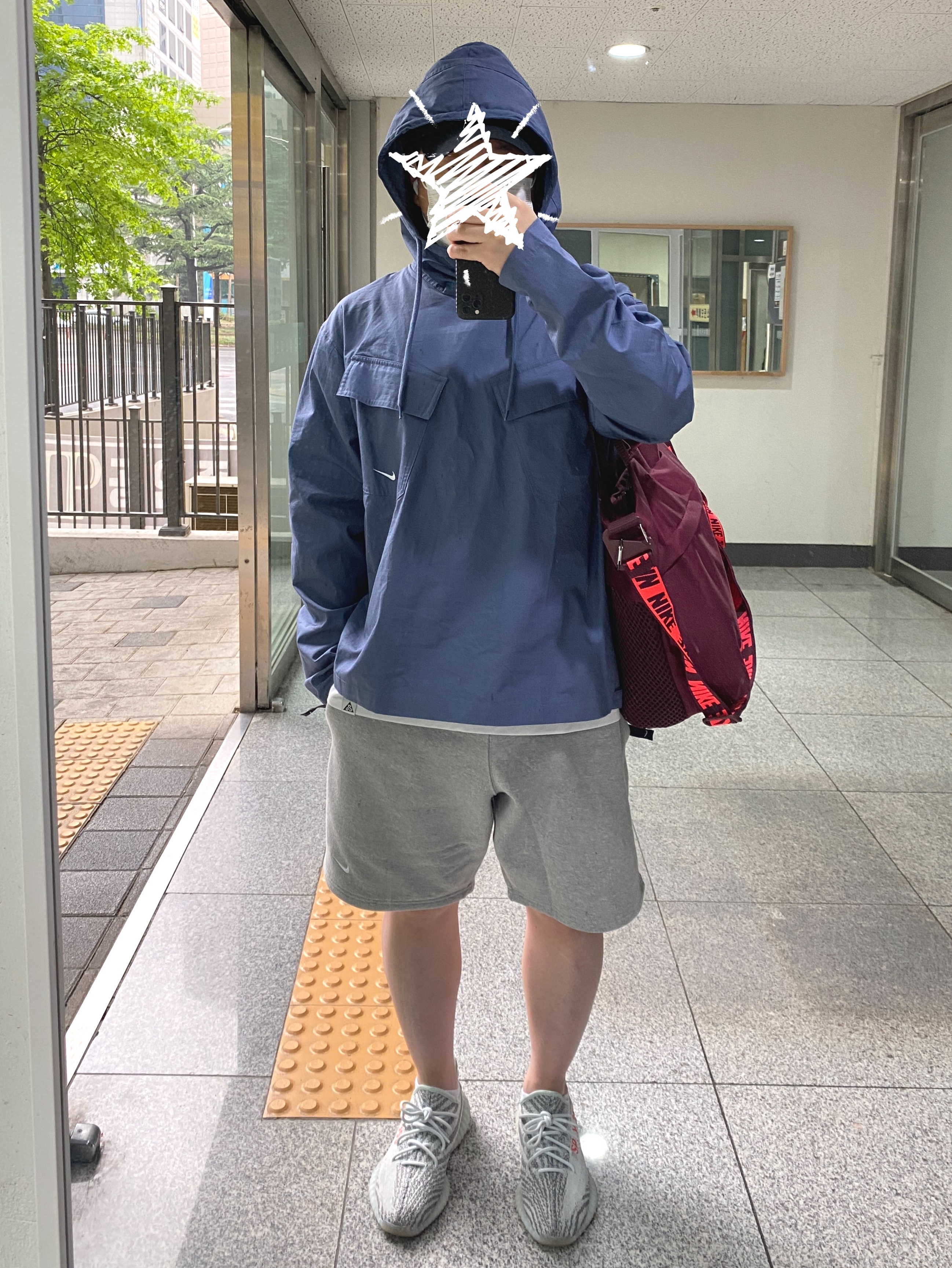 Adidas Yeezy Boost 350 V2 Blue Tint 2017, Nike NRG Solo Swoosh Fleece Shorts Dark Grey Heather - US/EU 착용 스타일