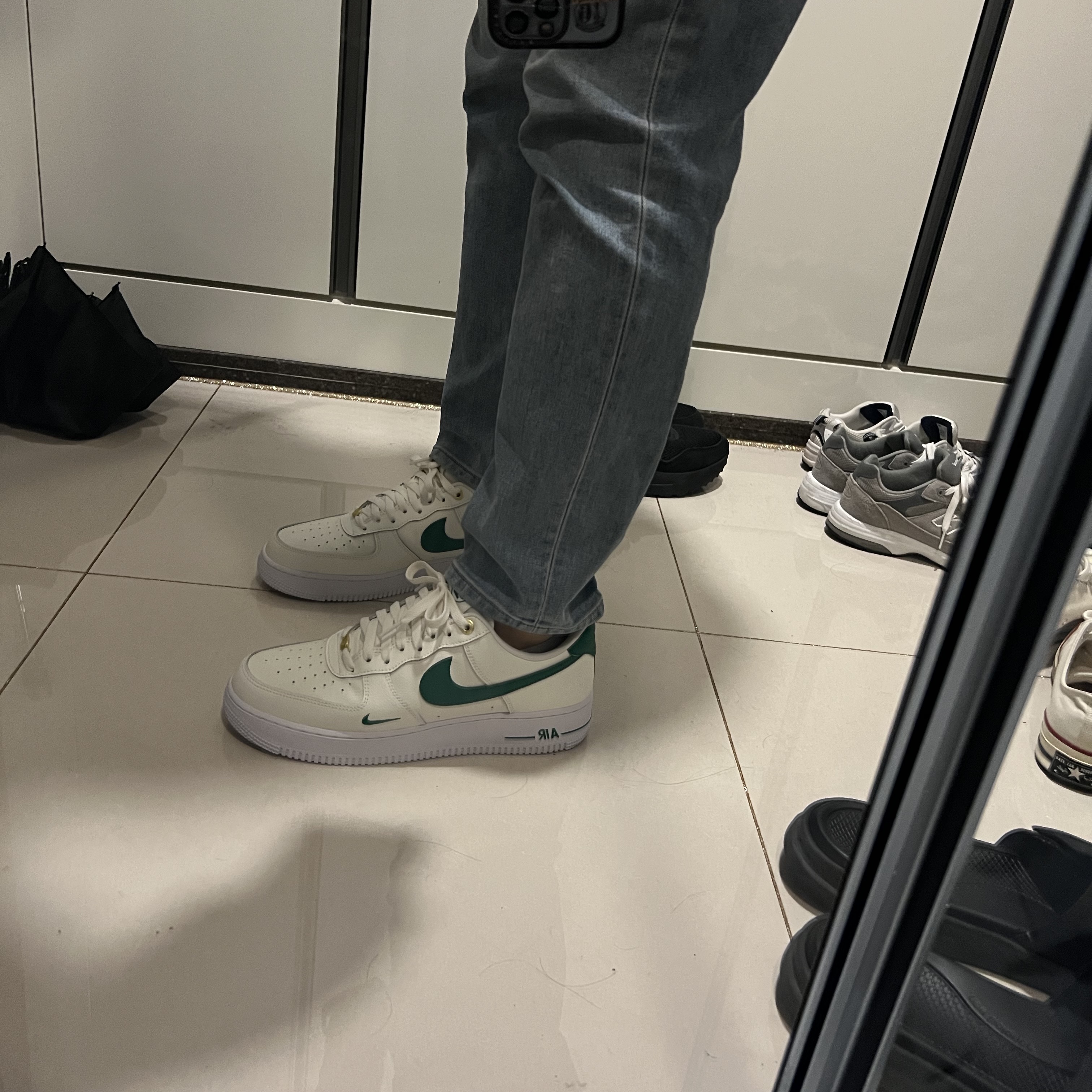 Nike Air Force 1 '07 LV8 40th Anniversary Join Forces Sail Malachite 착용 스타일 - 2