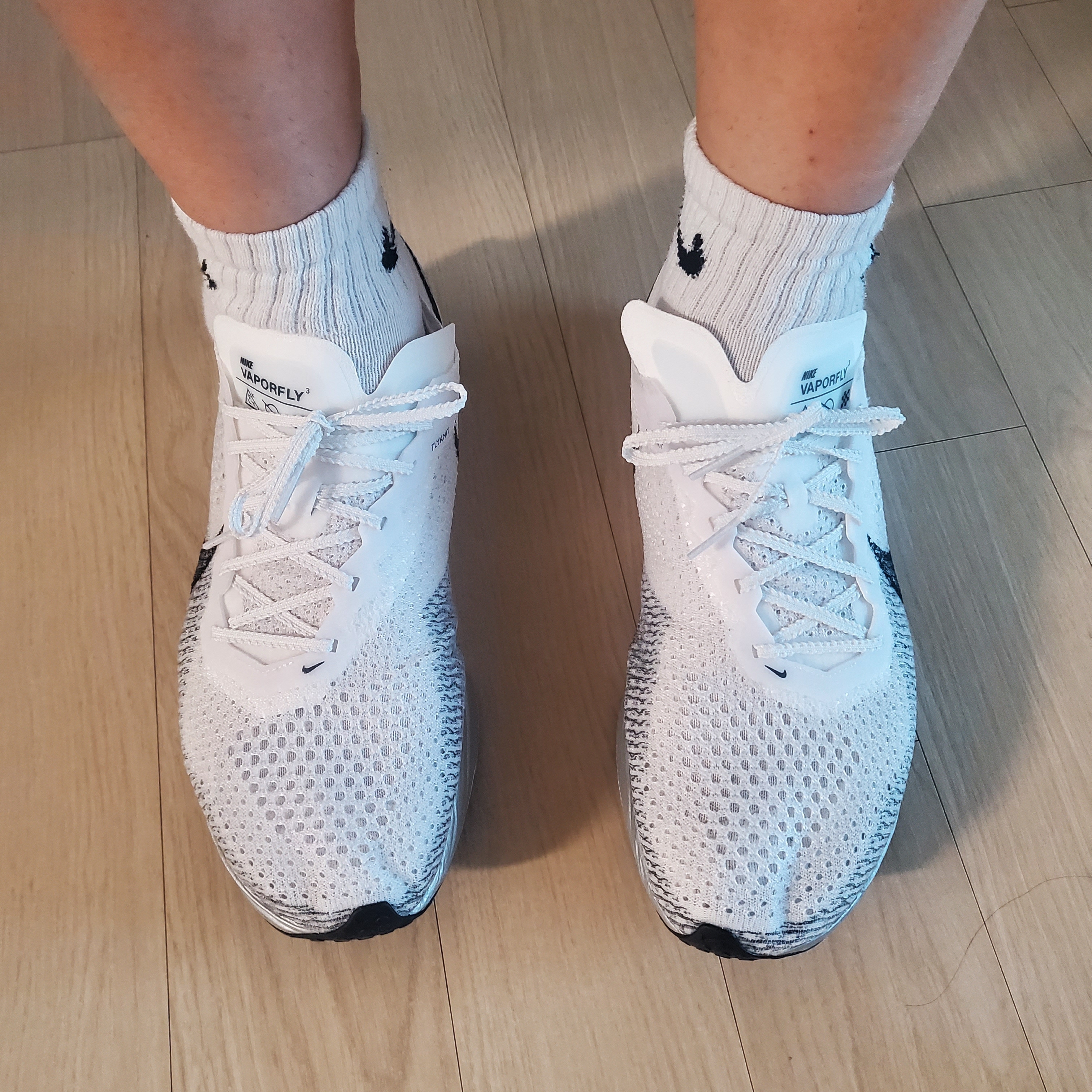 Nike ZoomX Vaporfly Next% 3 White Grey 착용 스타일 - 1
