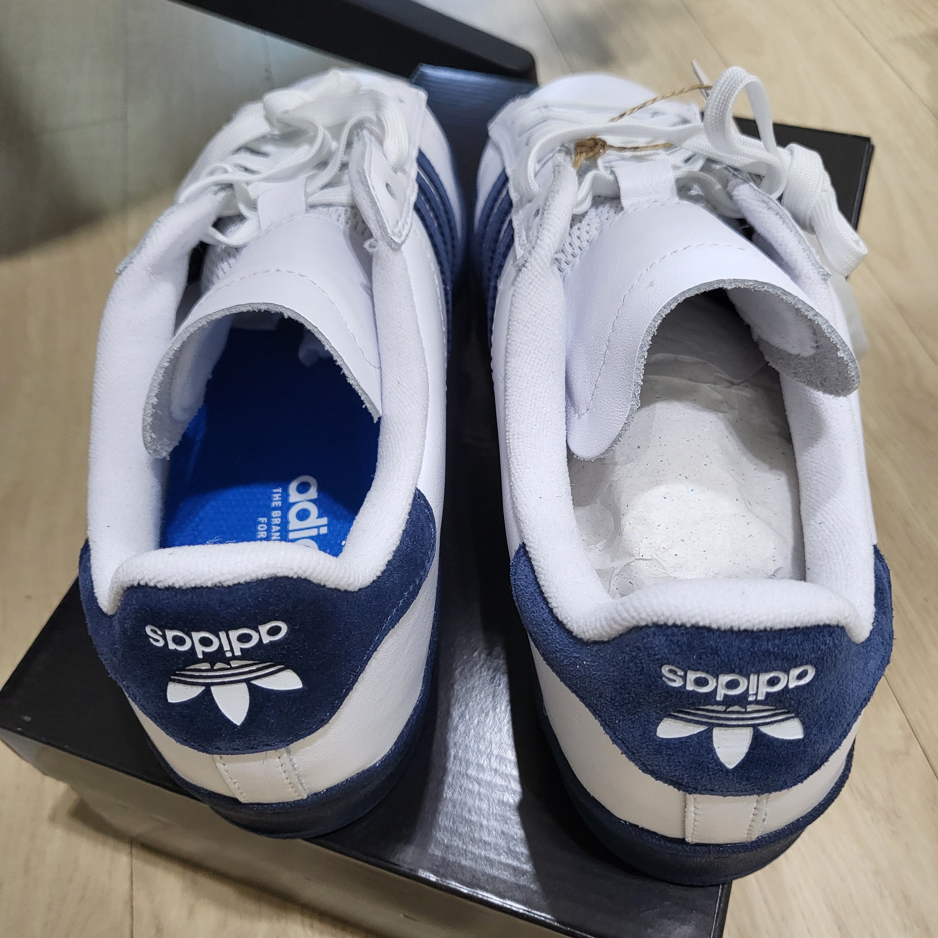 Adidas Campus ADV Cloud White Collegiate Navy 착용 스타일 - 1