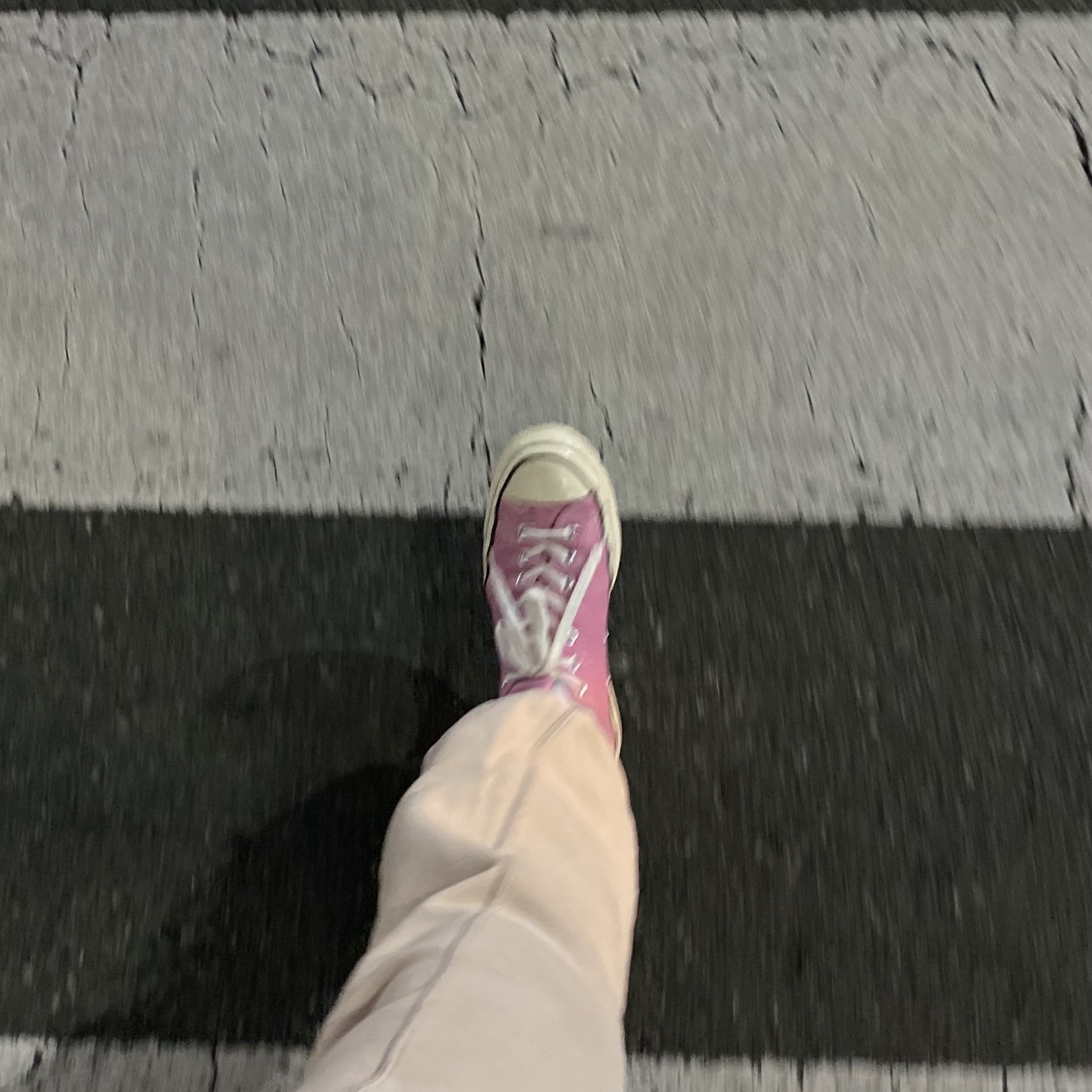 Converse Chuck 70 Ox Vintage Canvas Magic Flamingo 착용 스타일 - 2