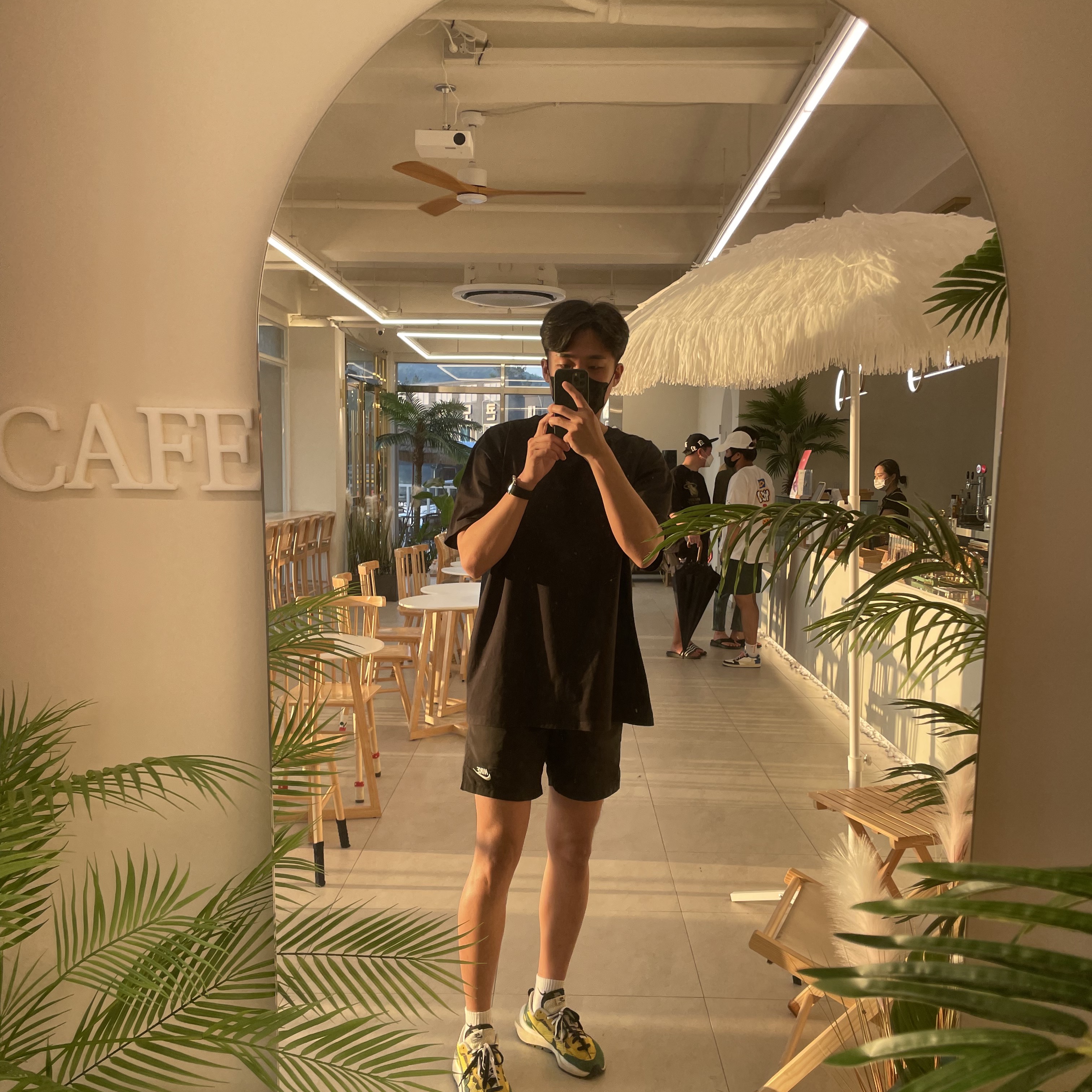 Nike x Sacai VaporWaffle Tour Yellow & Gorge Green Sail, Essentials T-Shirt Black - 21SS 착용 스타일