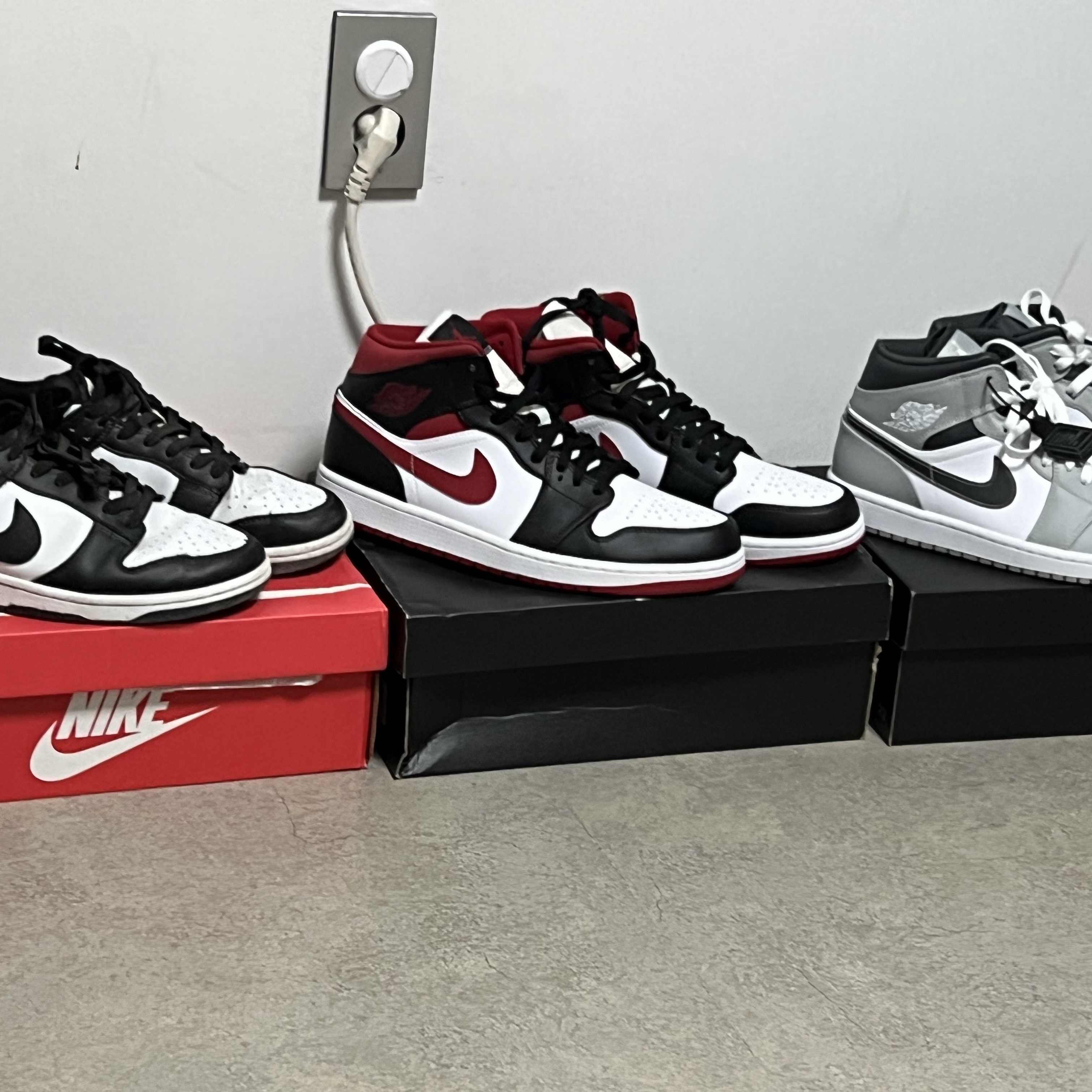 Jordan 1 Mid Light Smoke Grey Anthracite 착용 스타일 - 2