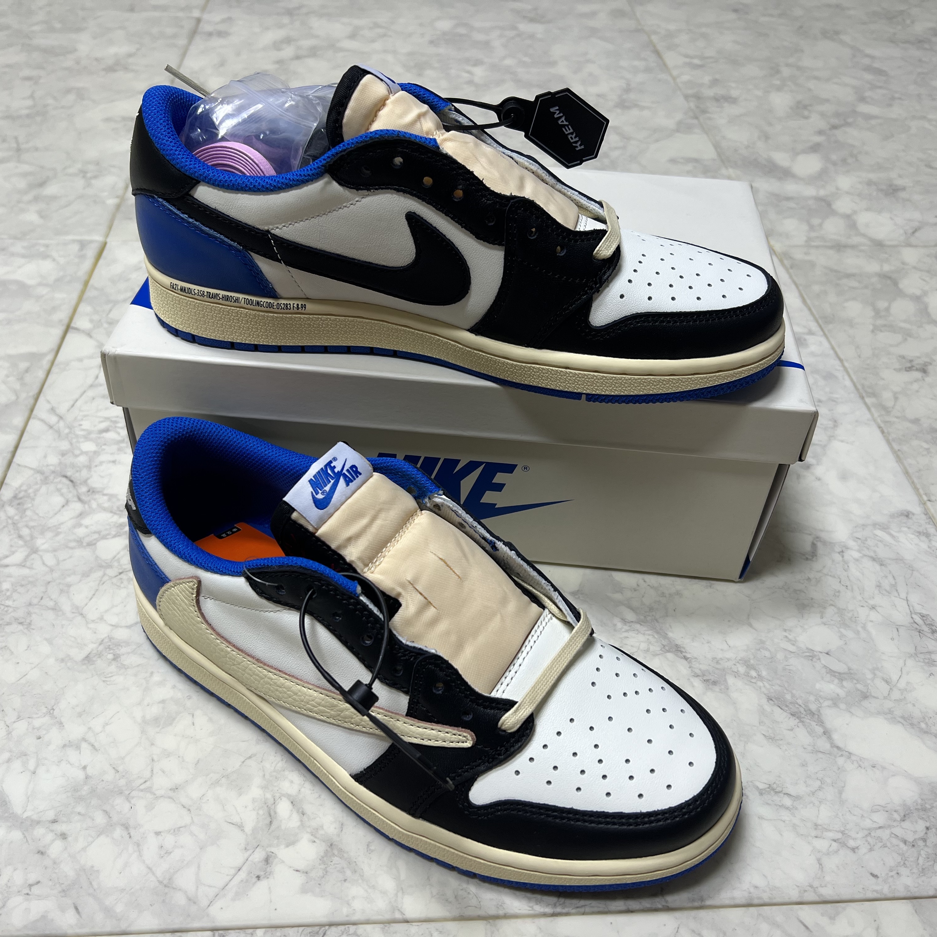 Jordan 1 x Travis Scott x Fragment Retro Low OG SP Military Blue 착용 스타일