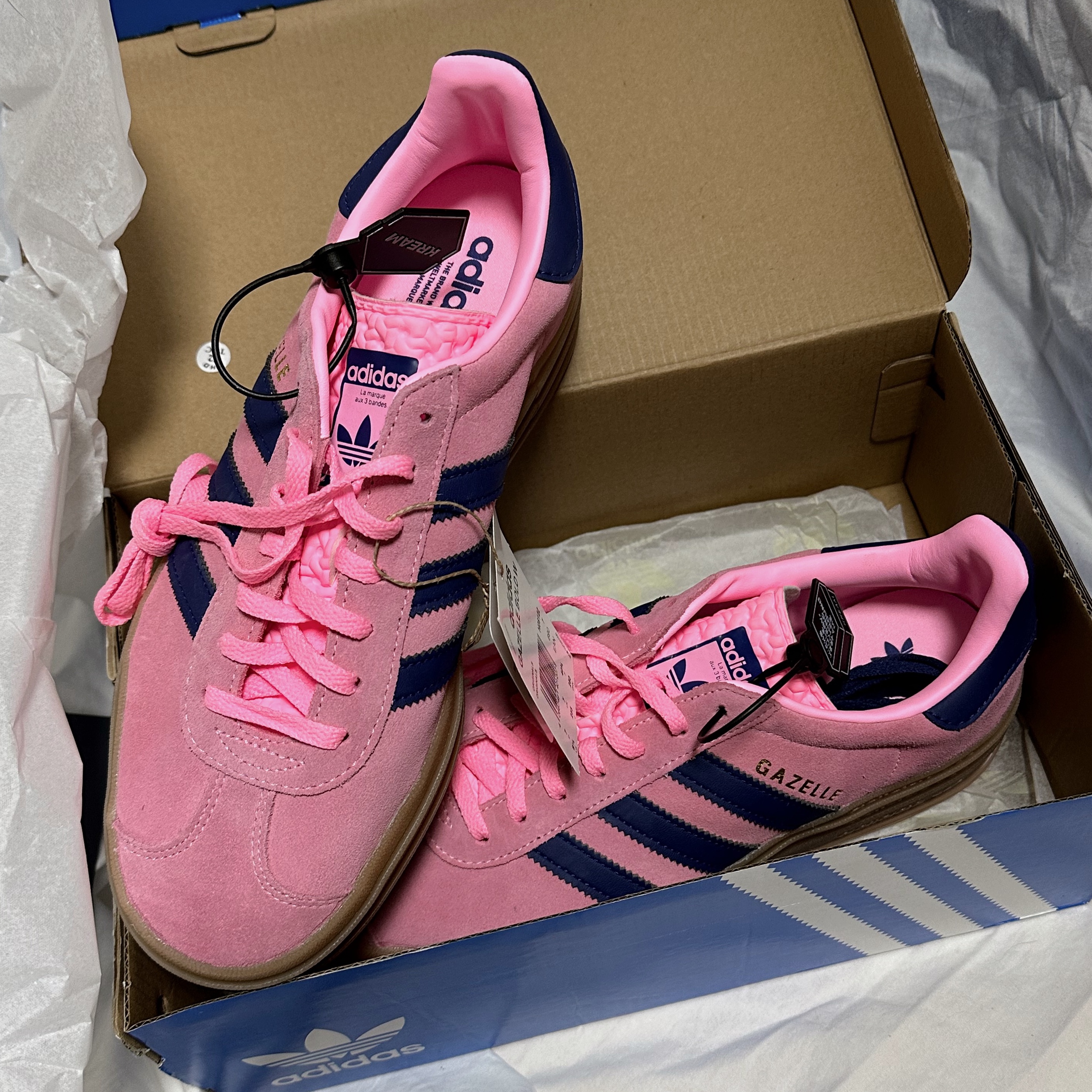 (W) Adidas Gazelle Bold Pink Glow Victory Blue 착용 스타일