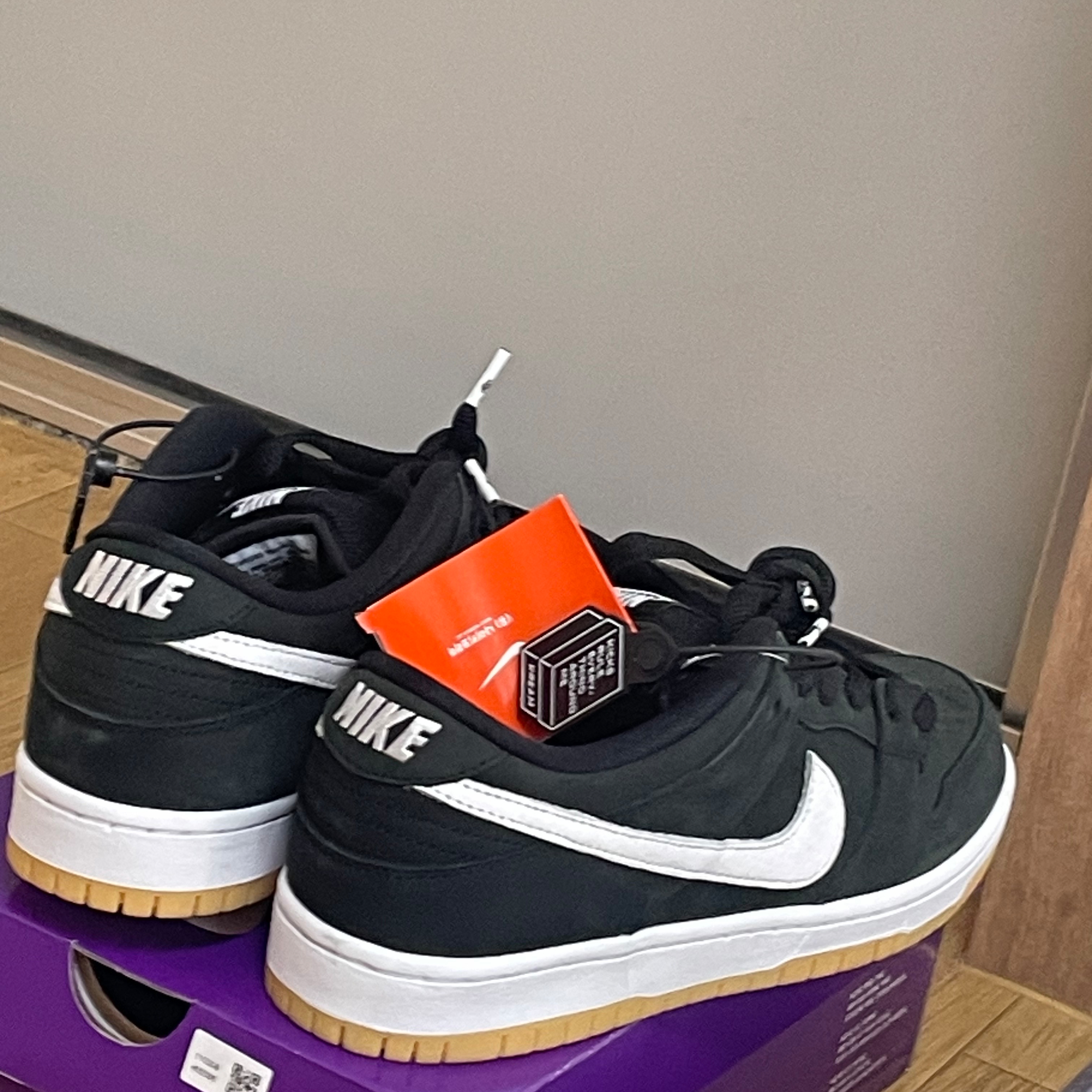 Nike SB Dunk Low Pro Black White 착용 스타일