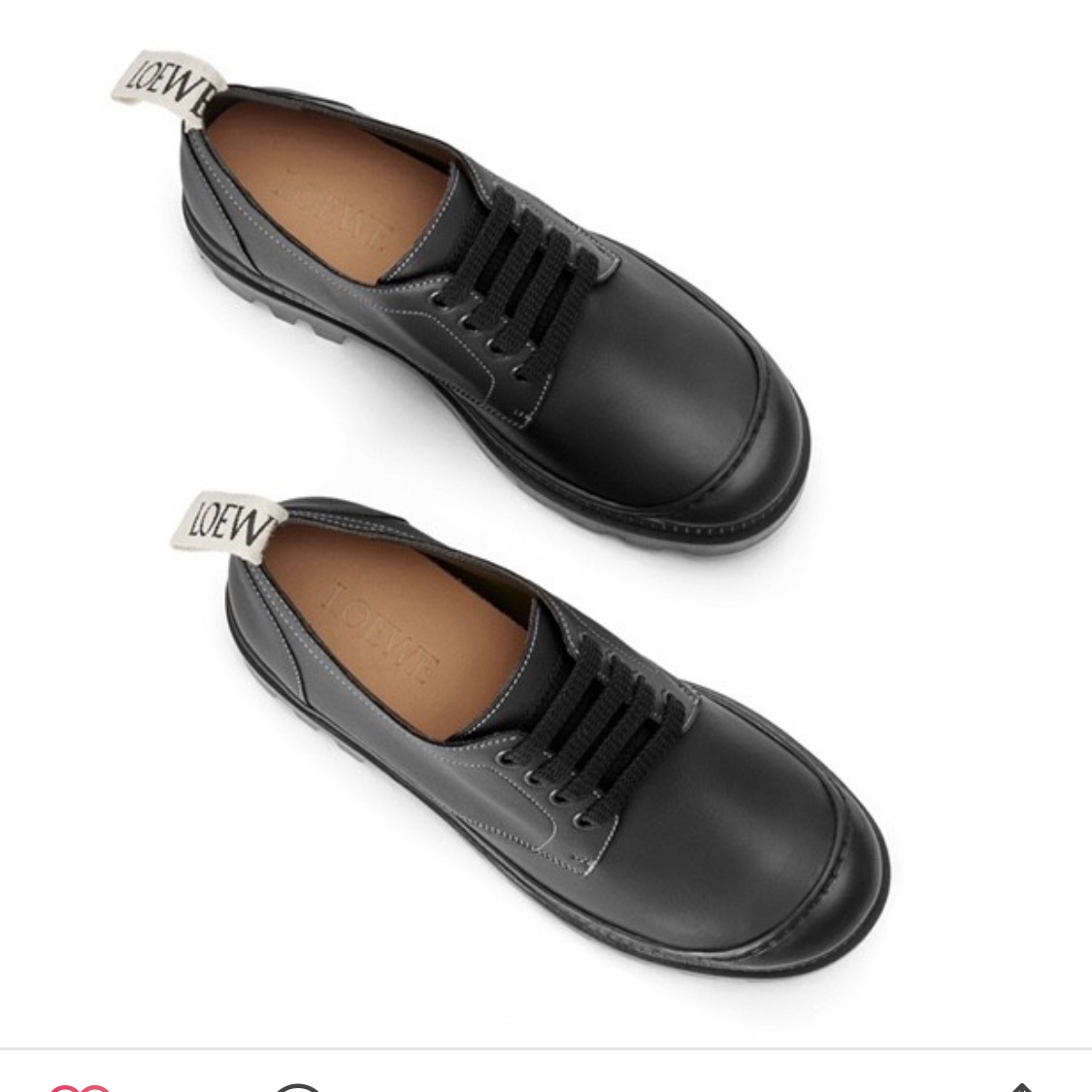 (W) Loewe Anagram Flap Sneakers in Canvas Soft White, (W) Loewe Anagram Flap Sneaker in Canvas Black 착용 스타일