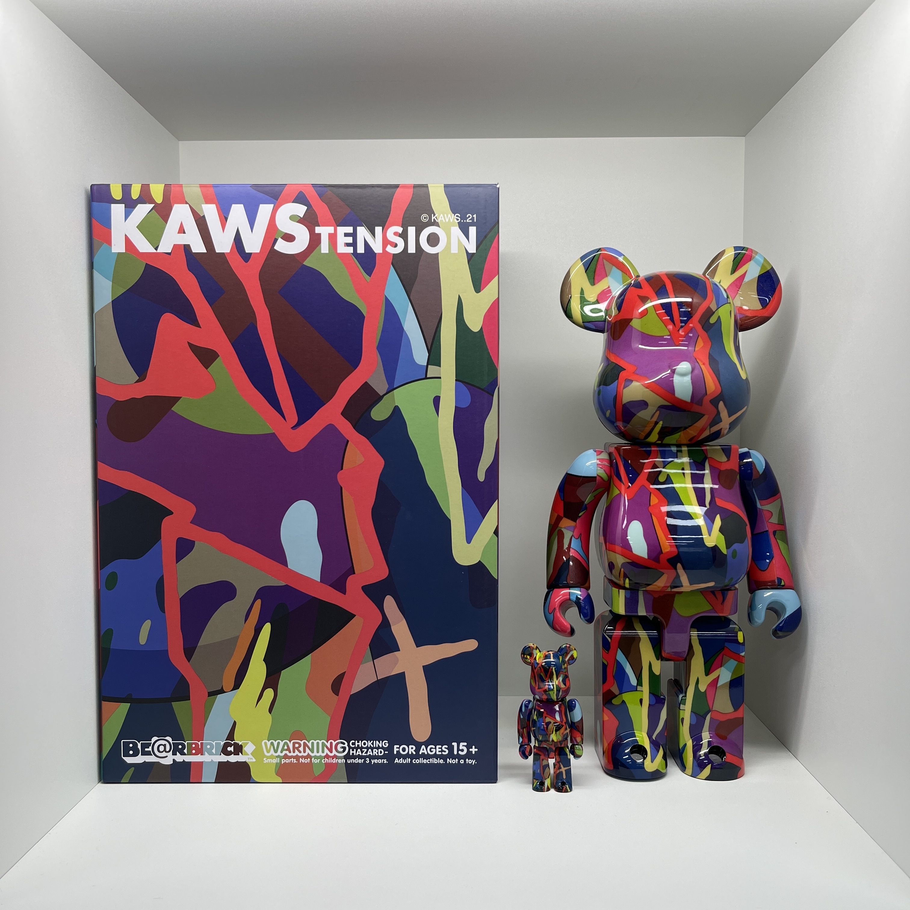 Bearbrick x Kaws Tension 100% & 400% Set 착용 스타일