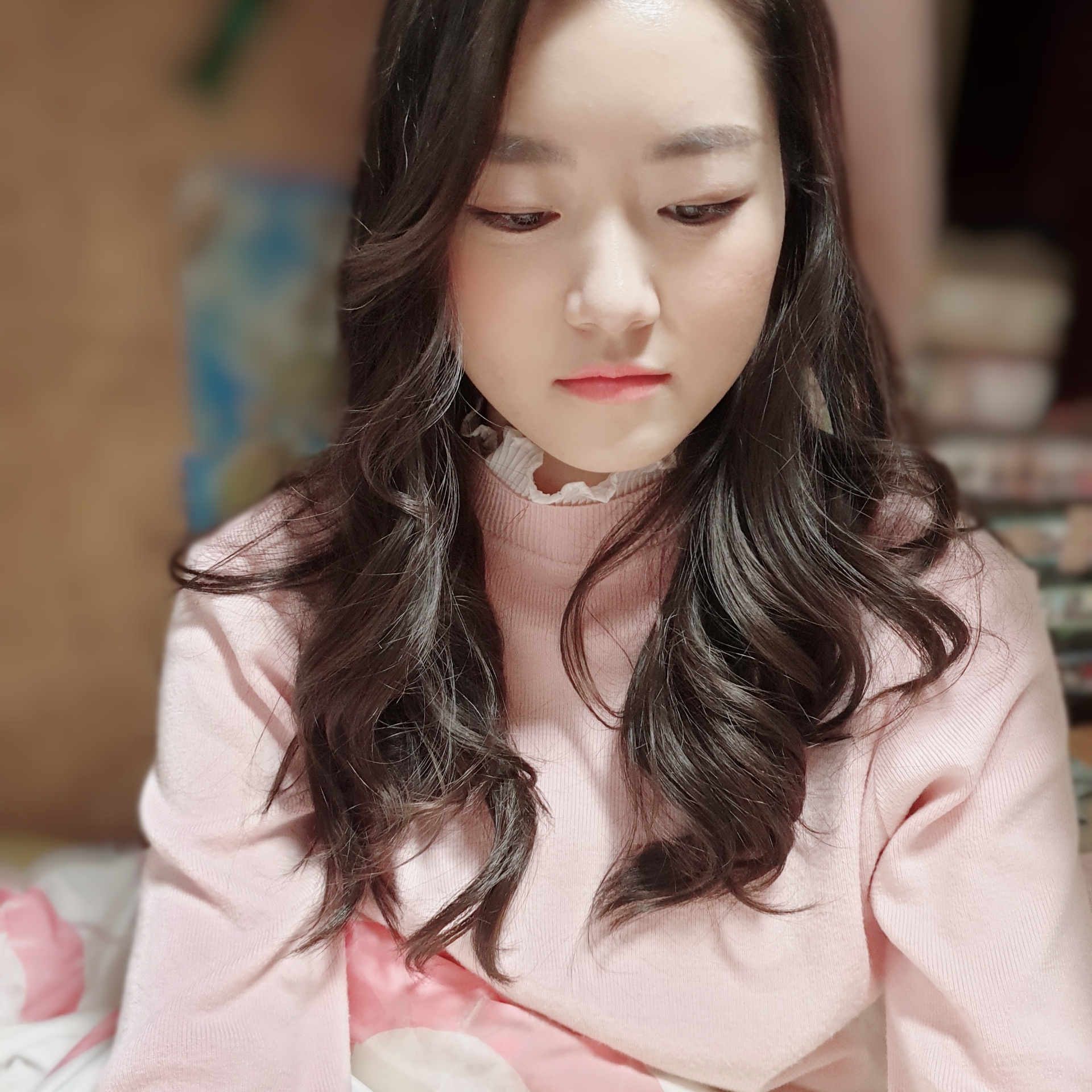(W) 에센셜 1977 티셔츠 라이트 오트밀 - 22SS, (키즈) 에센셜 1977 티셔츠 다크 오트밀 - 22SS 착용 스타일 - 3
