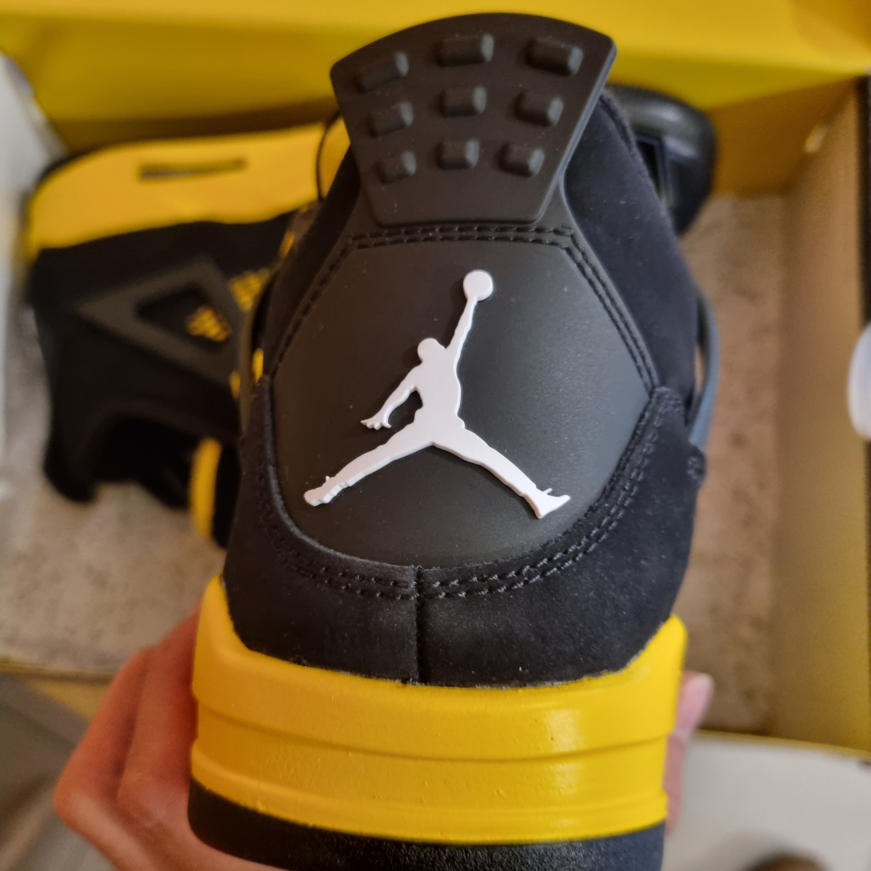 Jordan 4 Retro Thunder 2023 착용 스타일 - 2