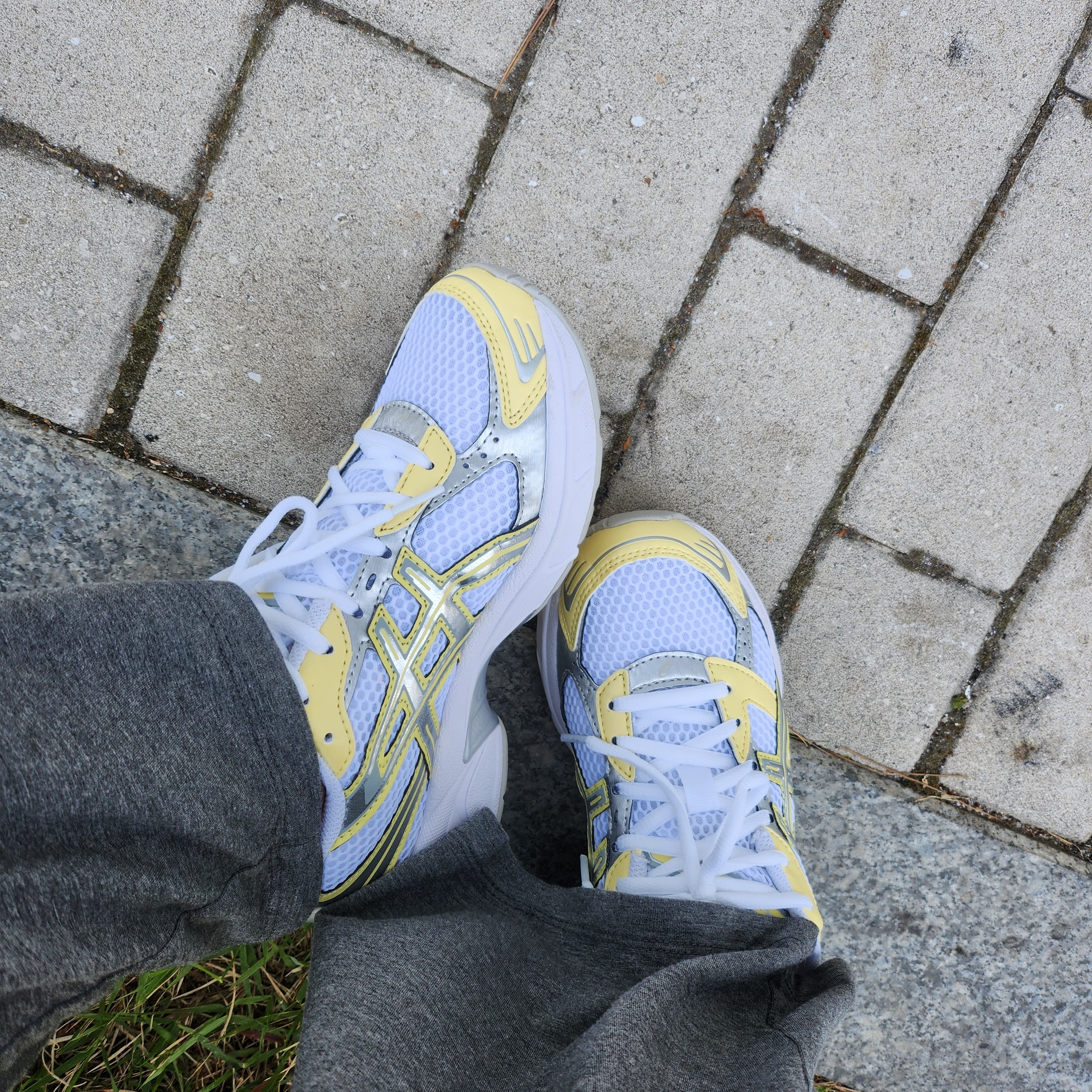 (W) Asics Gel-1130 White Butter 착용 스타일