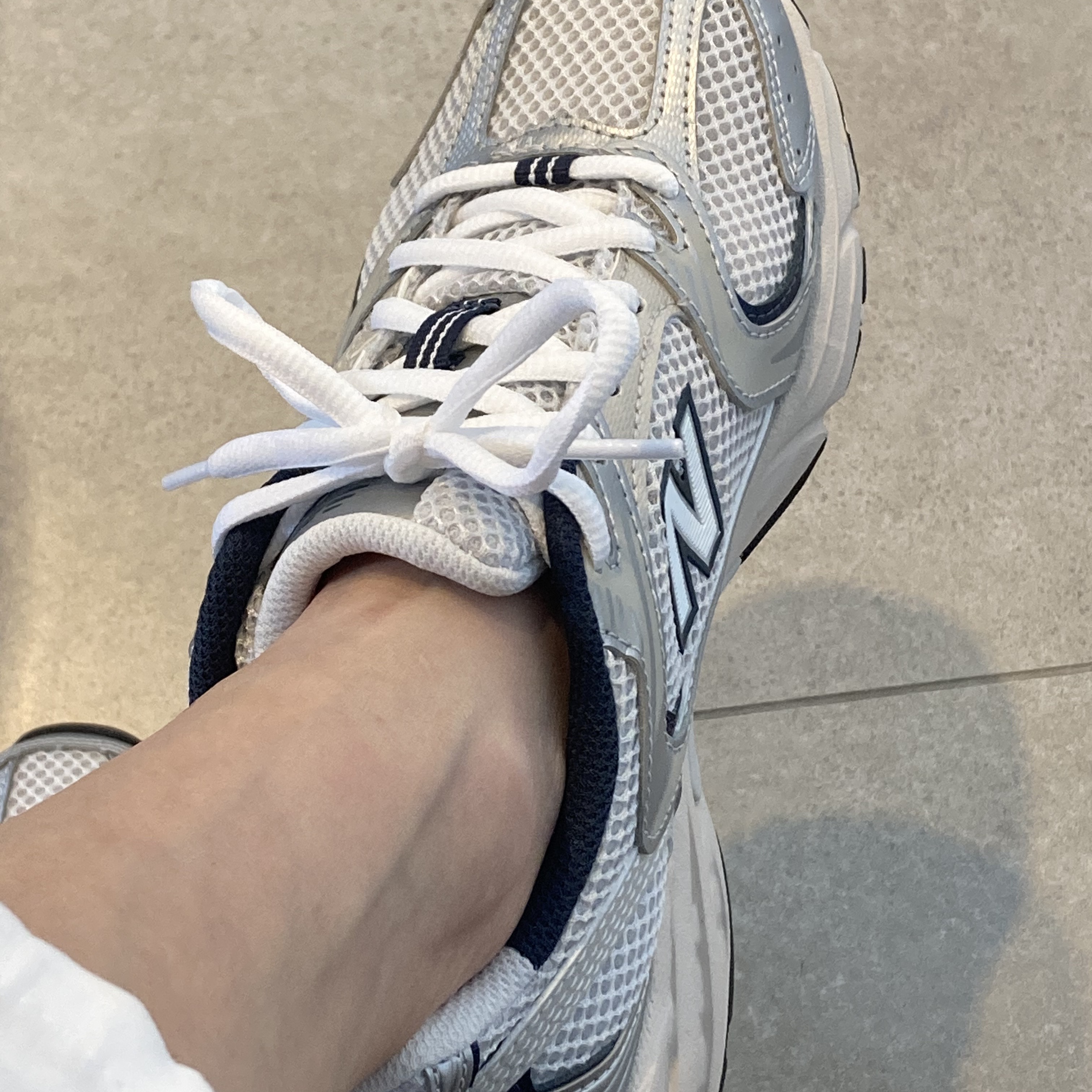 뉴발란스 530 스틸 그레이 착용 스타일