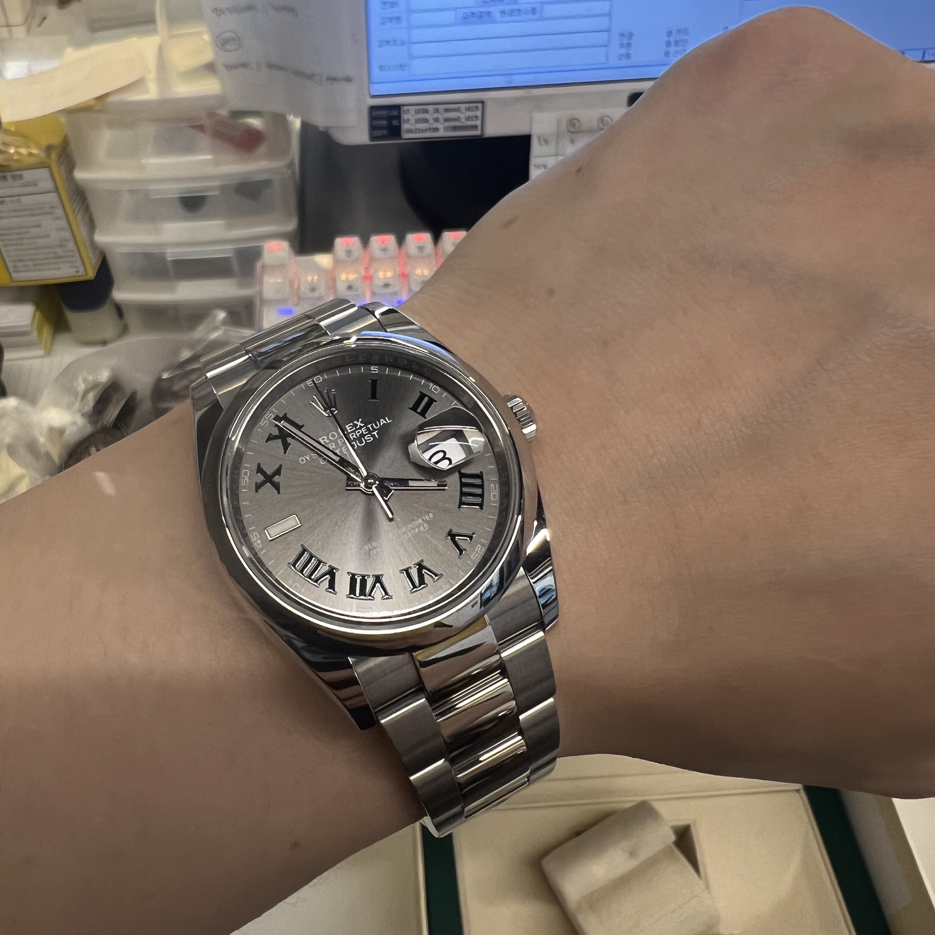 Rolex Datejust 36mm 126200 Slate Roman Oyster 착용 스타일