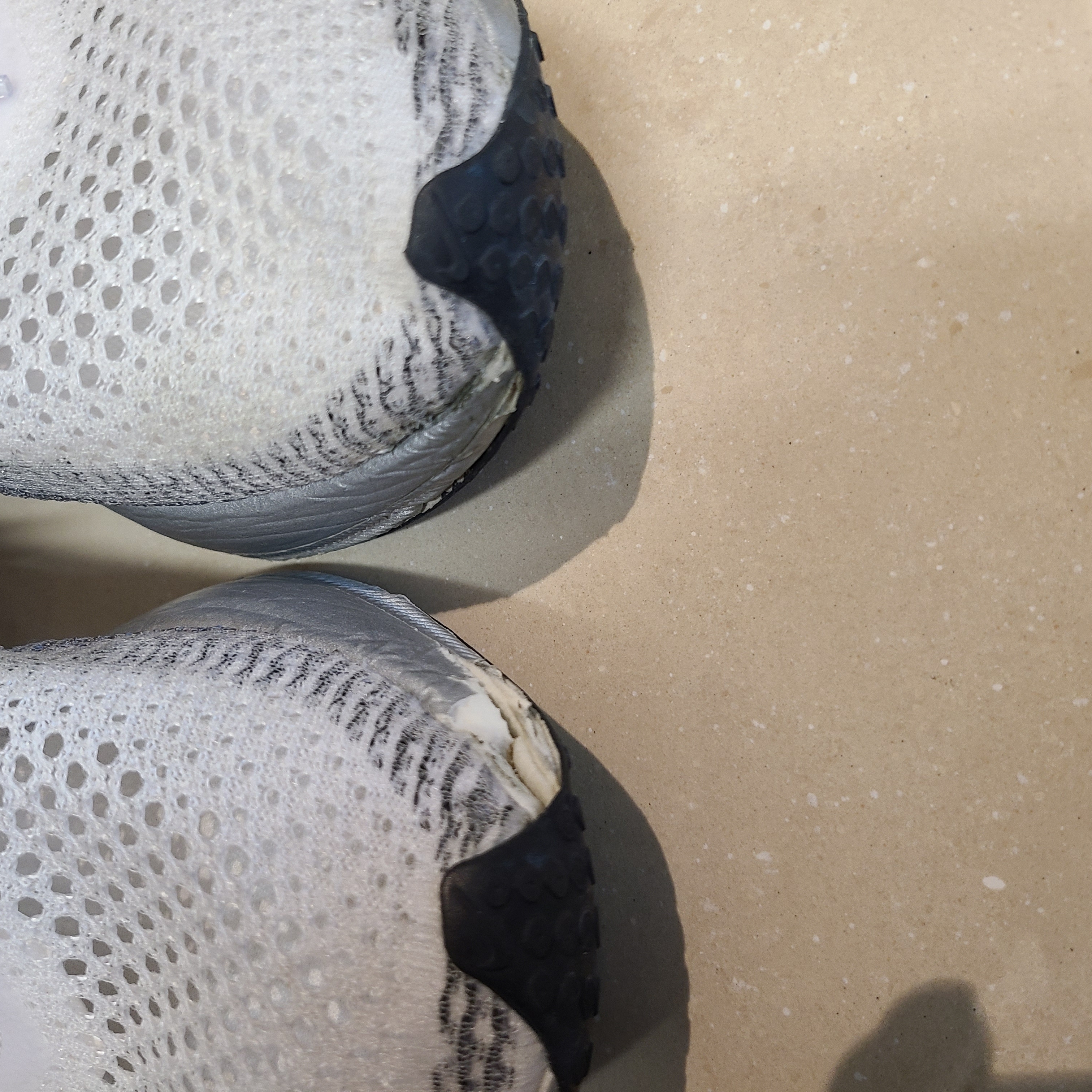 Nike ZoomX Vaporfly Next% 3 White Grey 착용 스타일 - 1