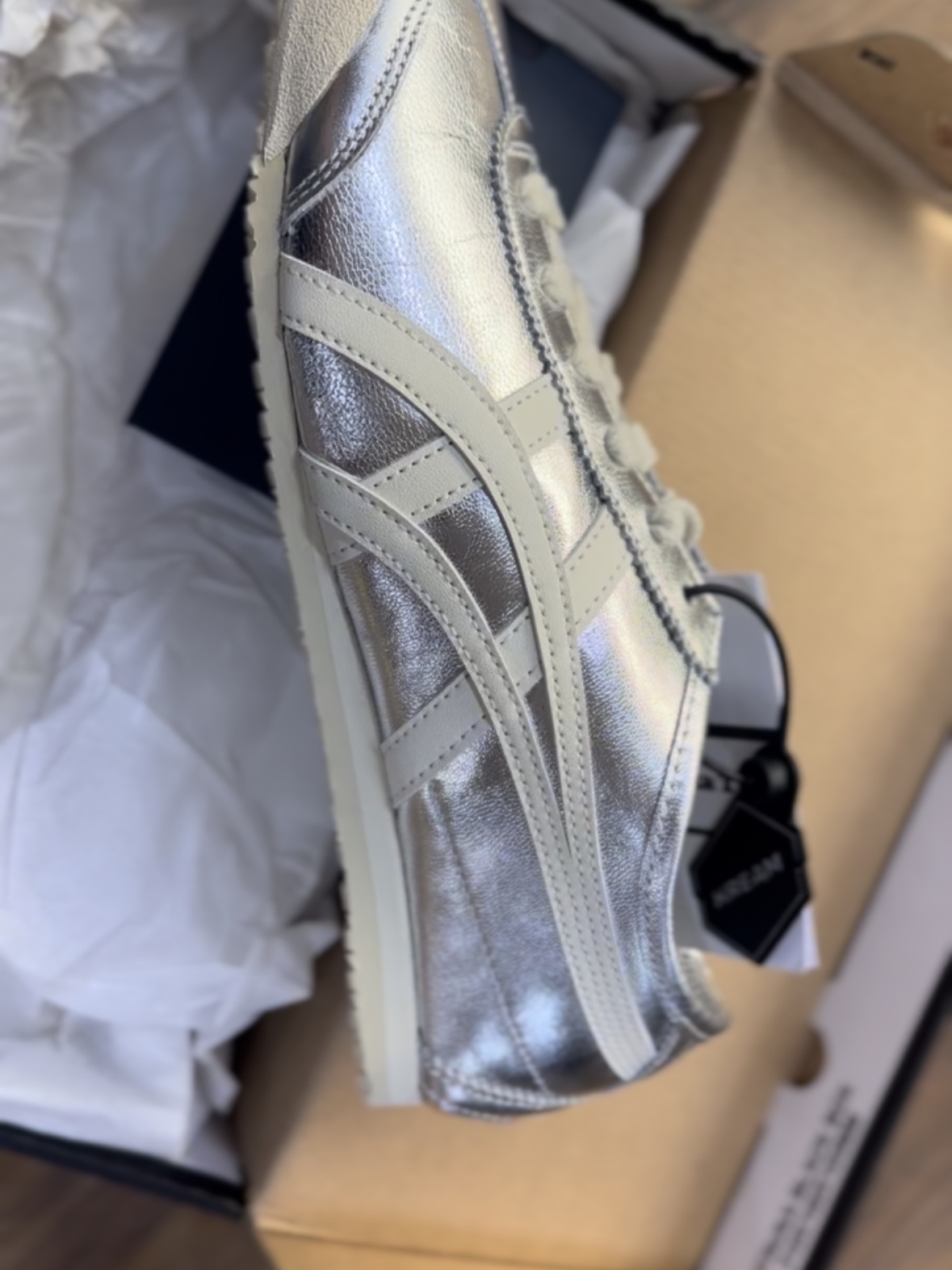 Onitsuka Tiger Mexico 66 White Silver 착용 스타일