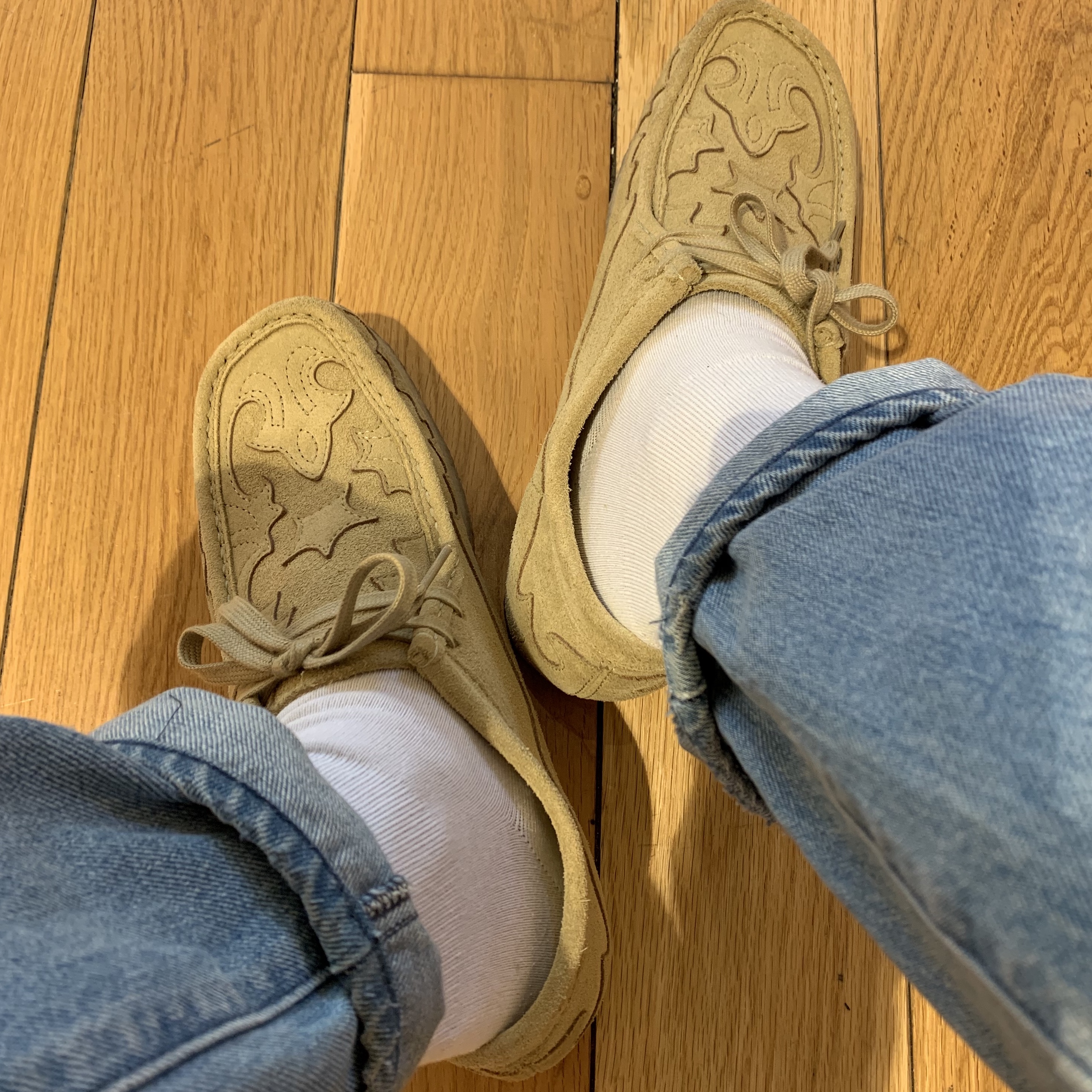 Clarks x Supreme Wallabee Tan 착용 스타일