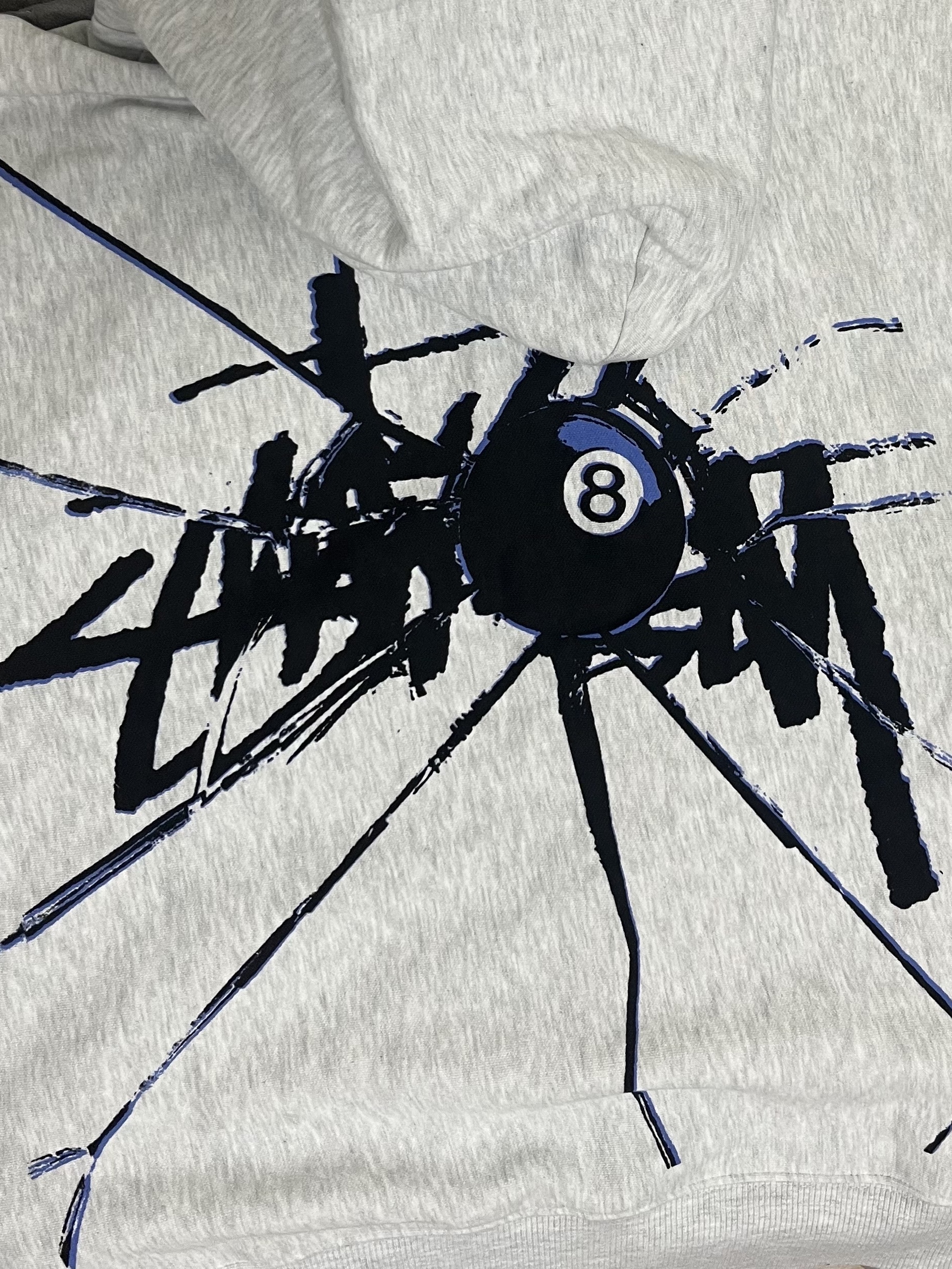 Stussy Shattered Zip Hoodie Ash Heather 착용 스타일