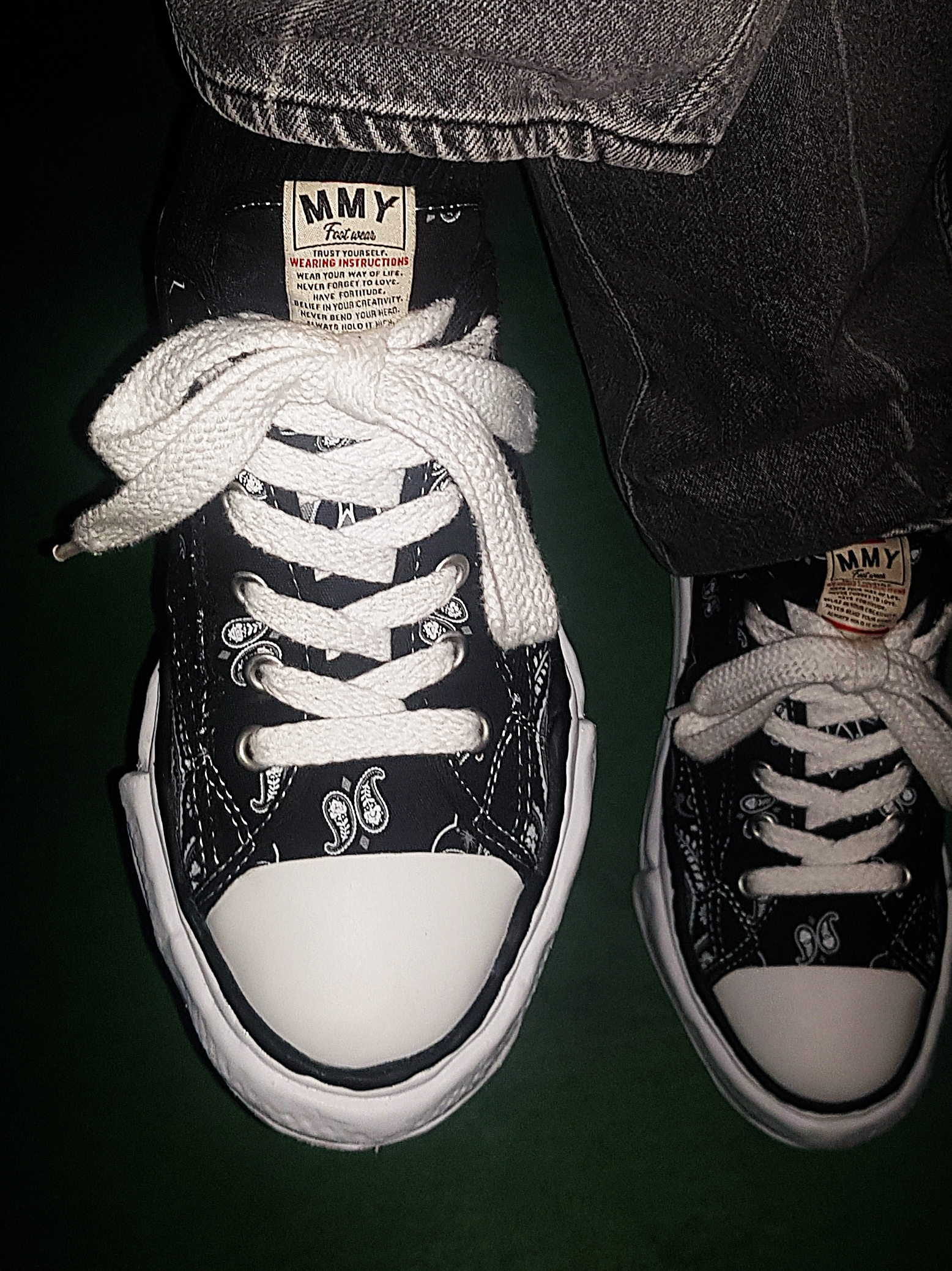 Maison Mihara Yasuhiro Peterson OG Sole Canvas Bandana Low-top Sneakers Black 착용 스타일