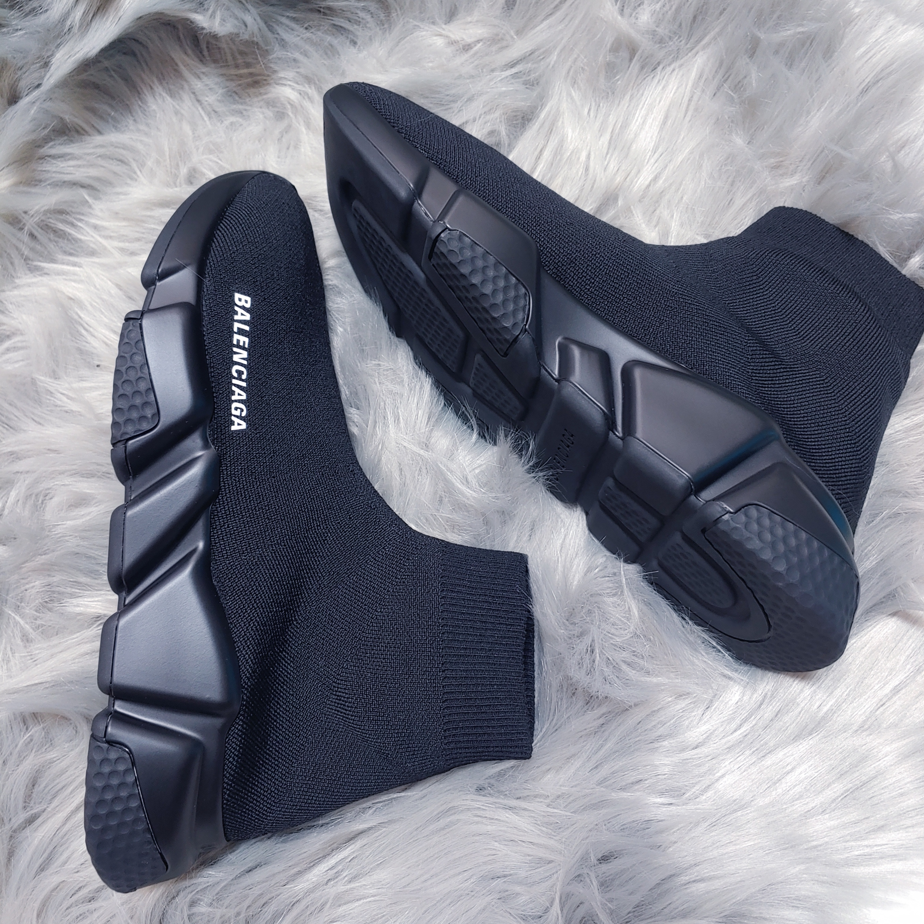 (W) Balenciaga Speed Trainer Recycled Knit Black 착용 스타일